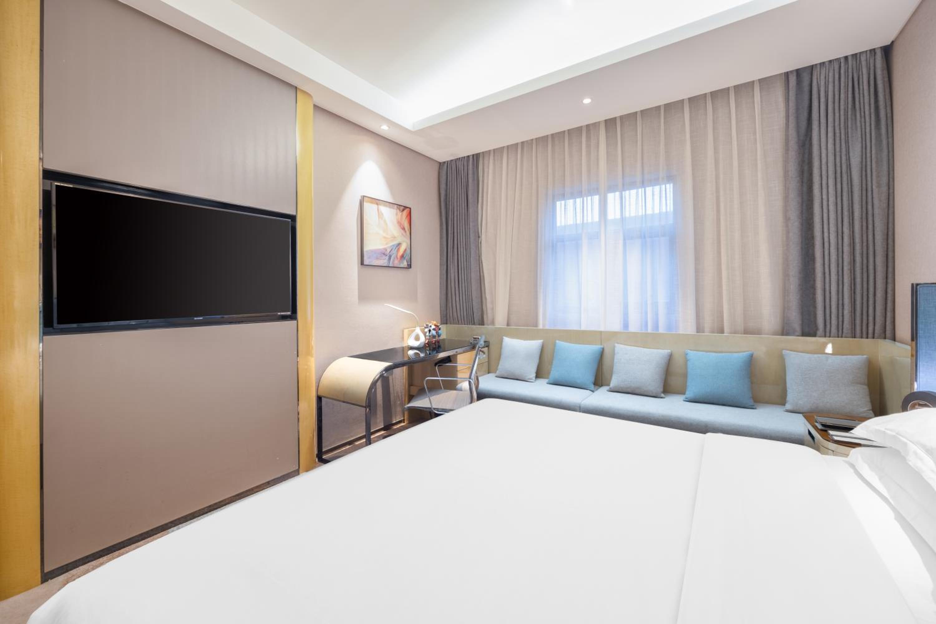 Superior King Room - Photo 4