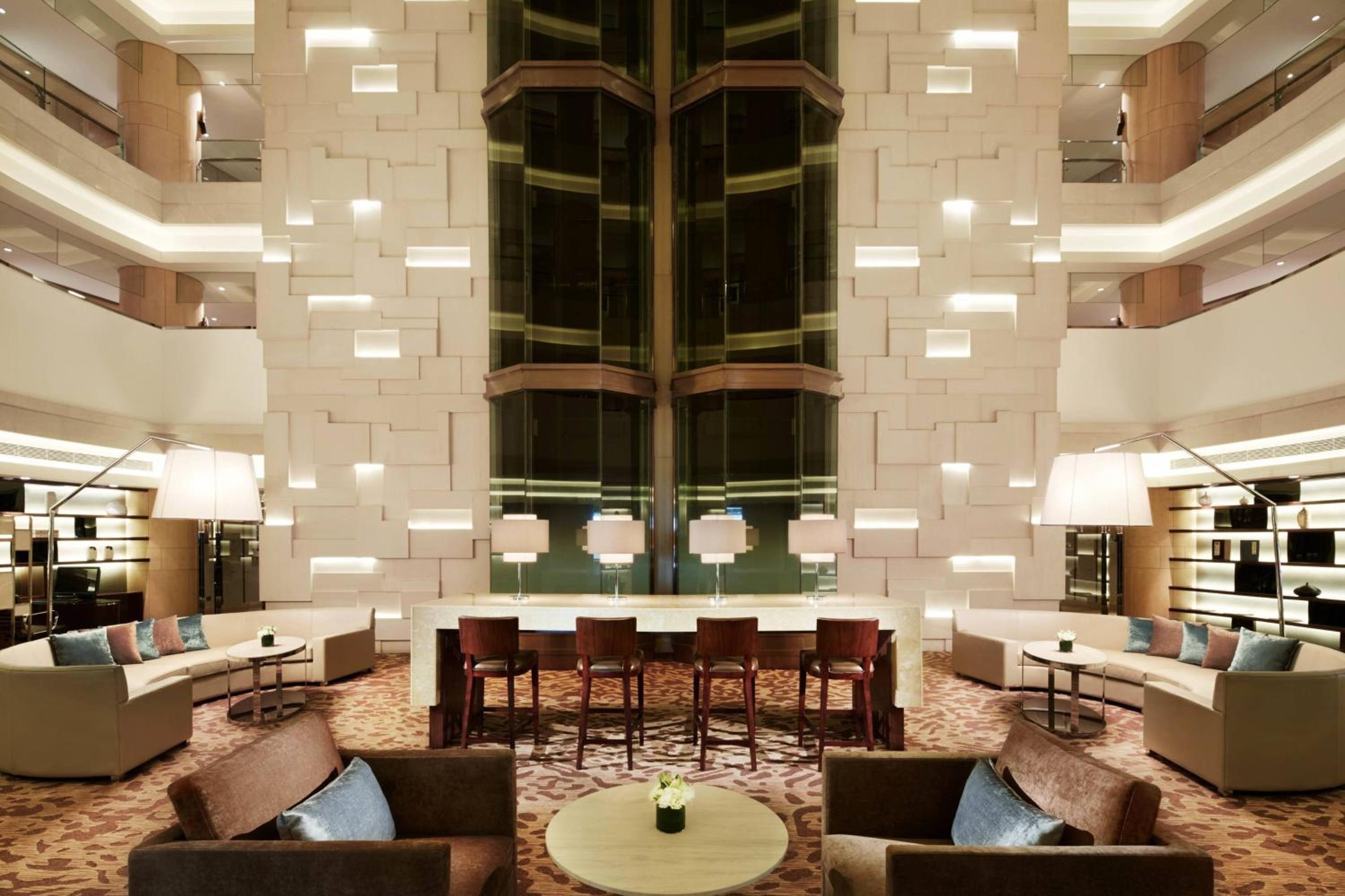 Deluxe King Suite photo 2