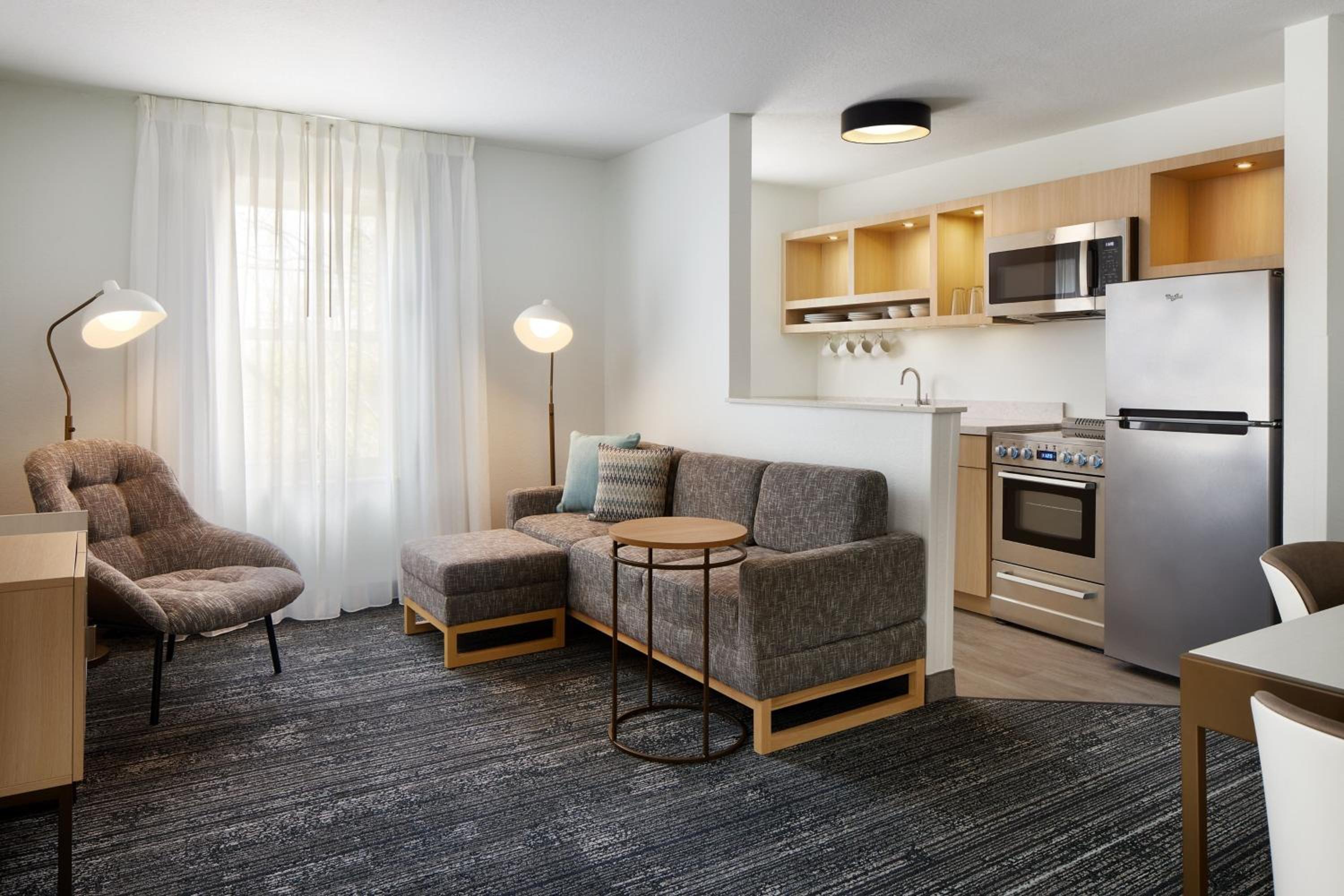 Two-Bedroom Suite - Photo 7