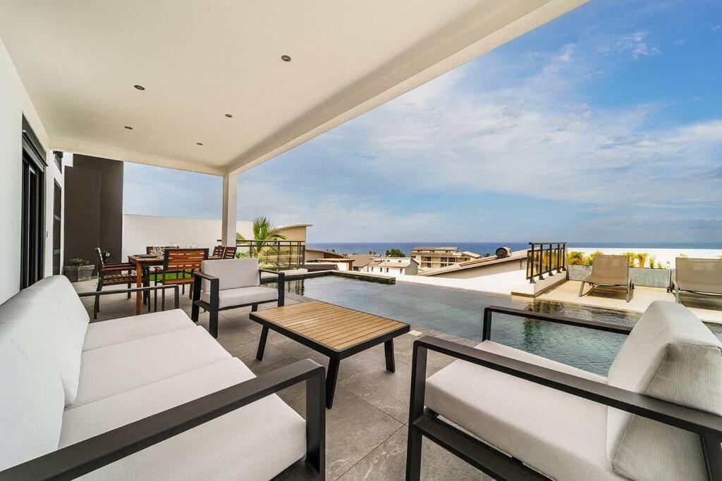 Three-Bedroom Villa photo 3
