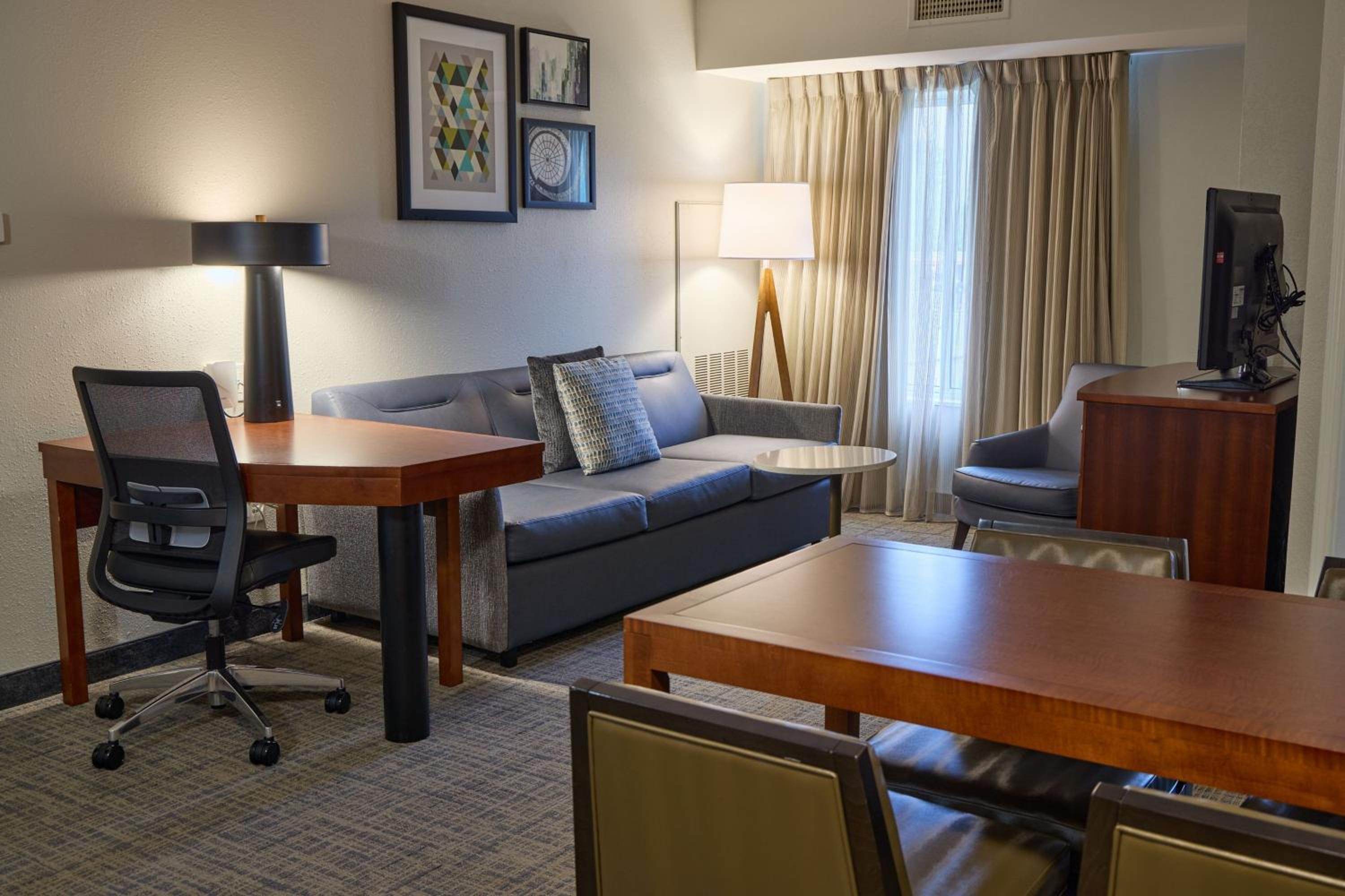 Two-Bedroom Suite with Adapted Tub - Mobility Accessible photo 1