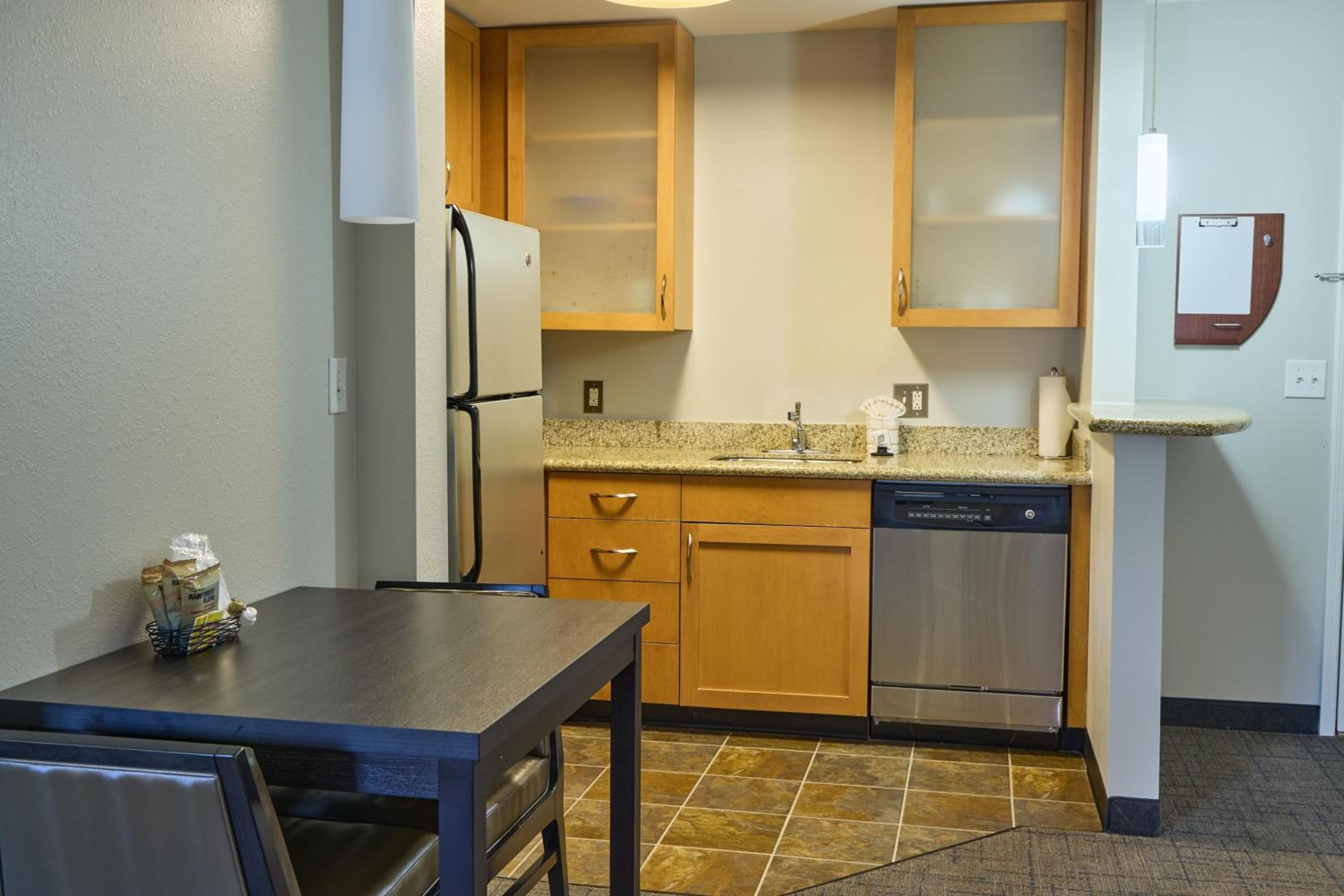One-Bedroom King Suite with Sofa Bed - Hearing Accessible photo 3