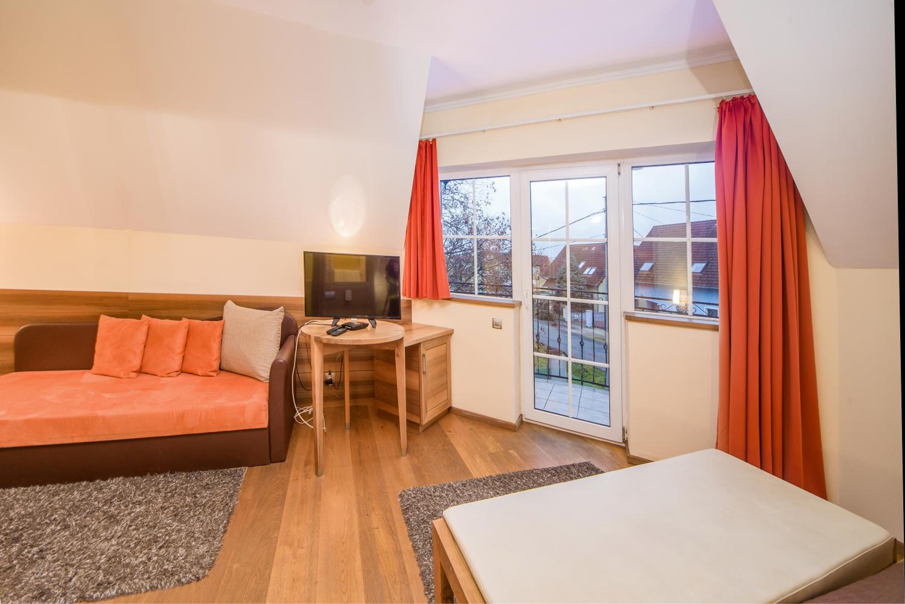 Triple Room - Photo 2