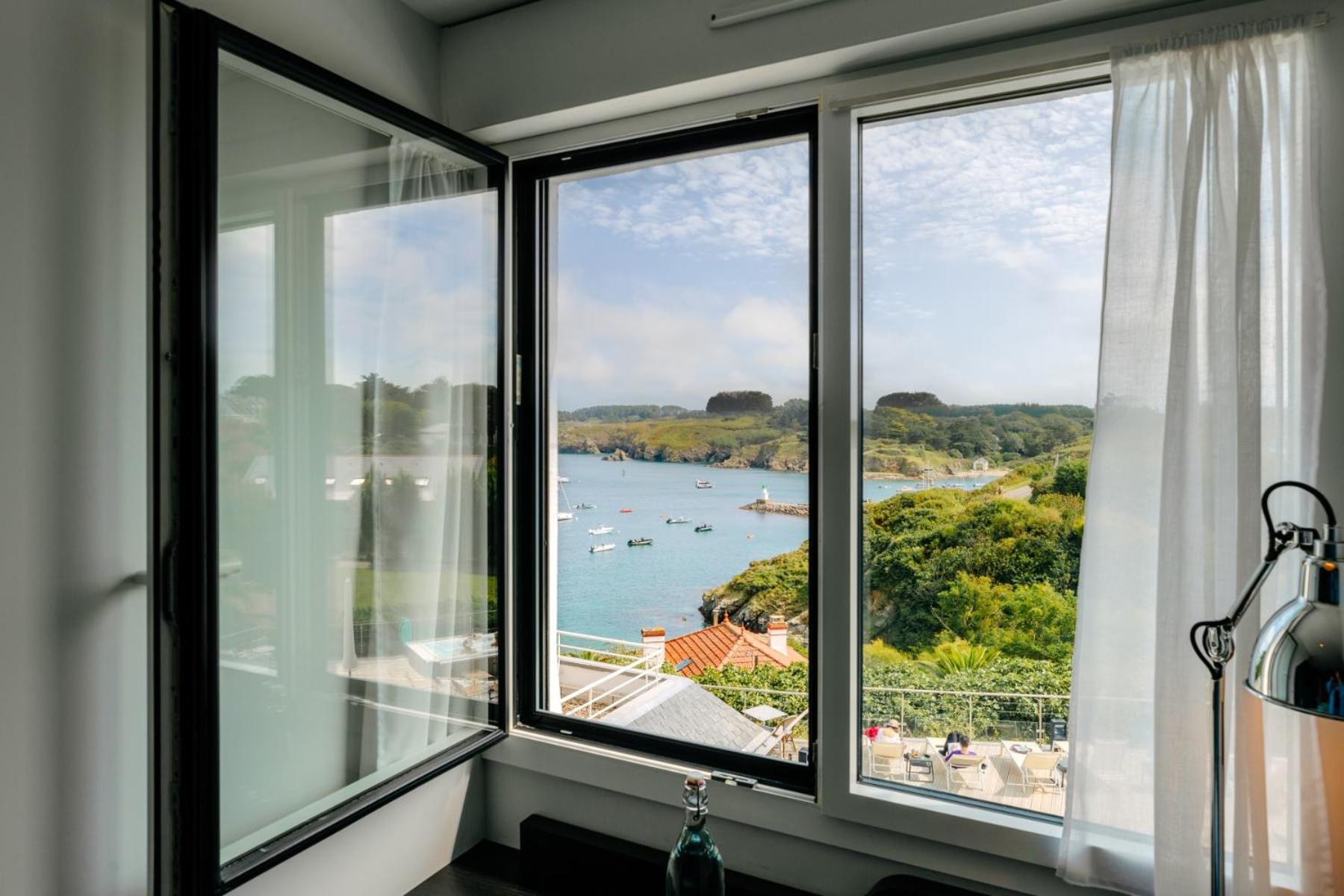 Double Room with Sea View photo 3