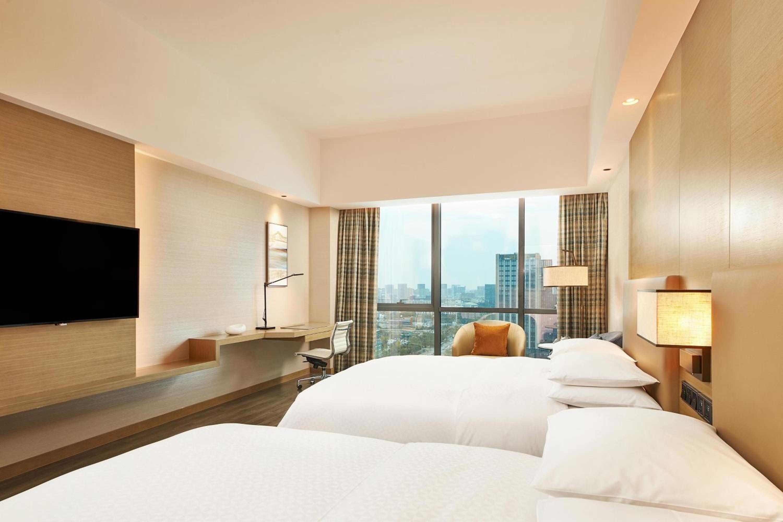 Executive level, Guest room, 2 Queen