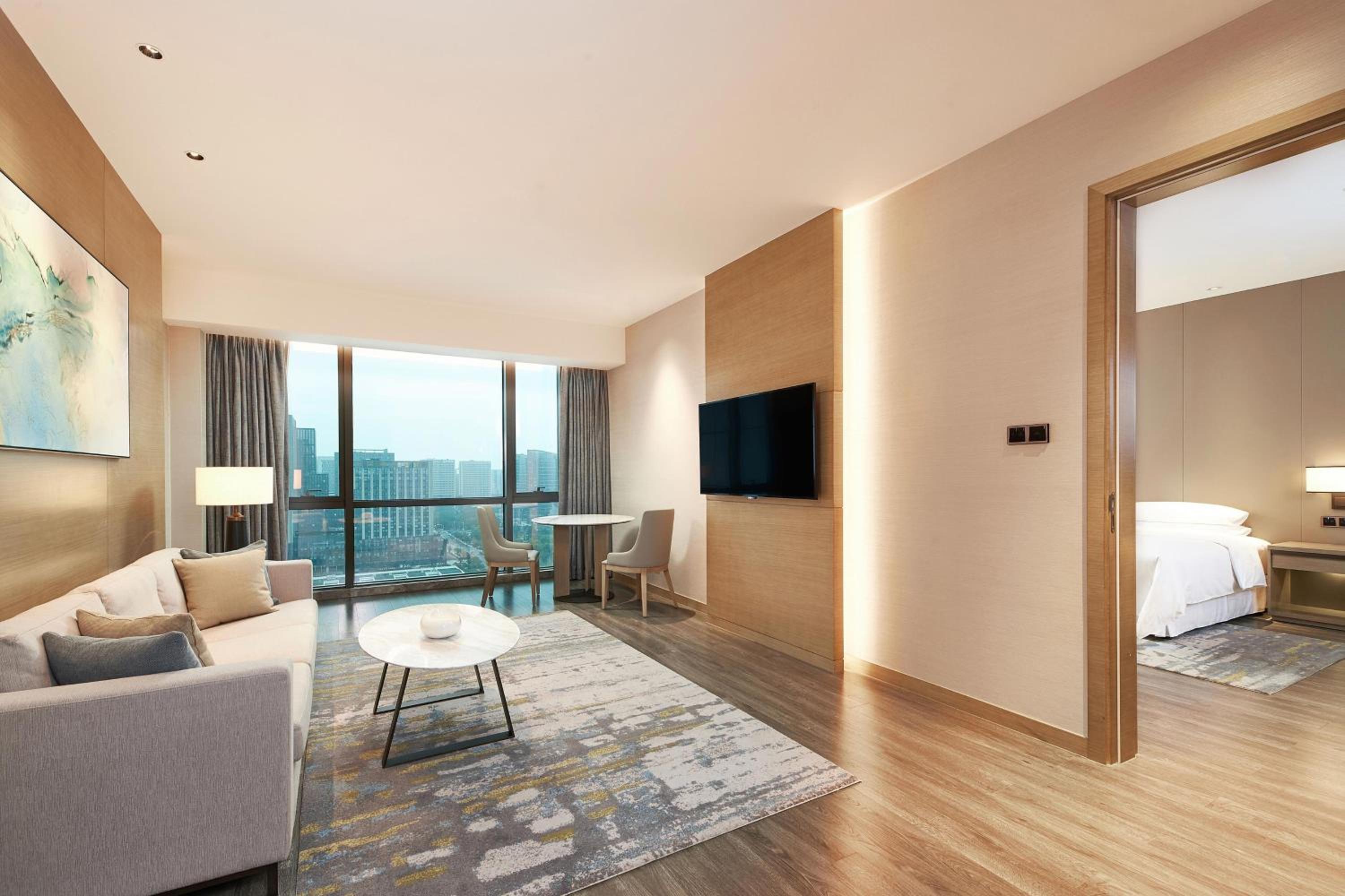 Executive level, 1 Bedroom Executive Suite, River view photo 3