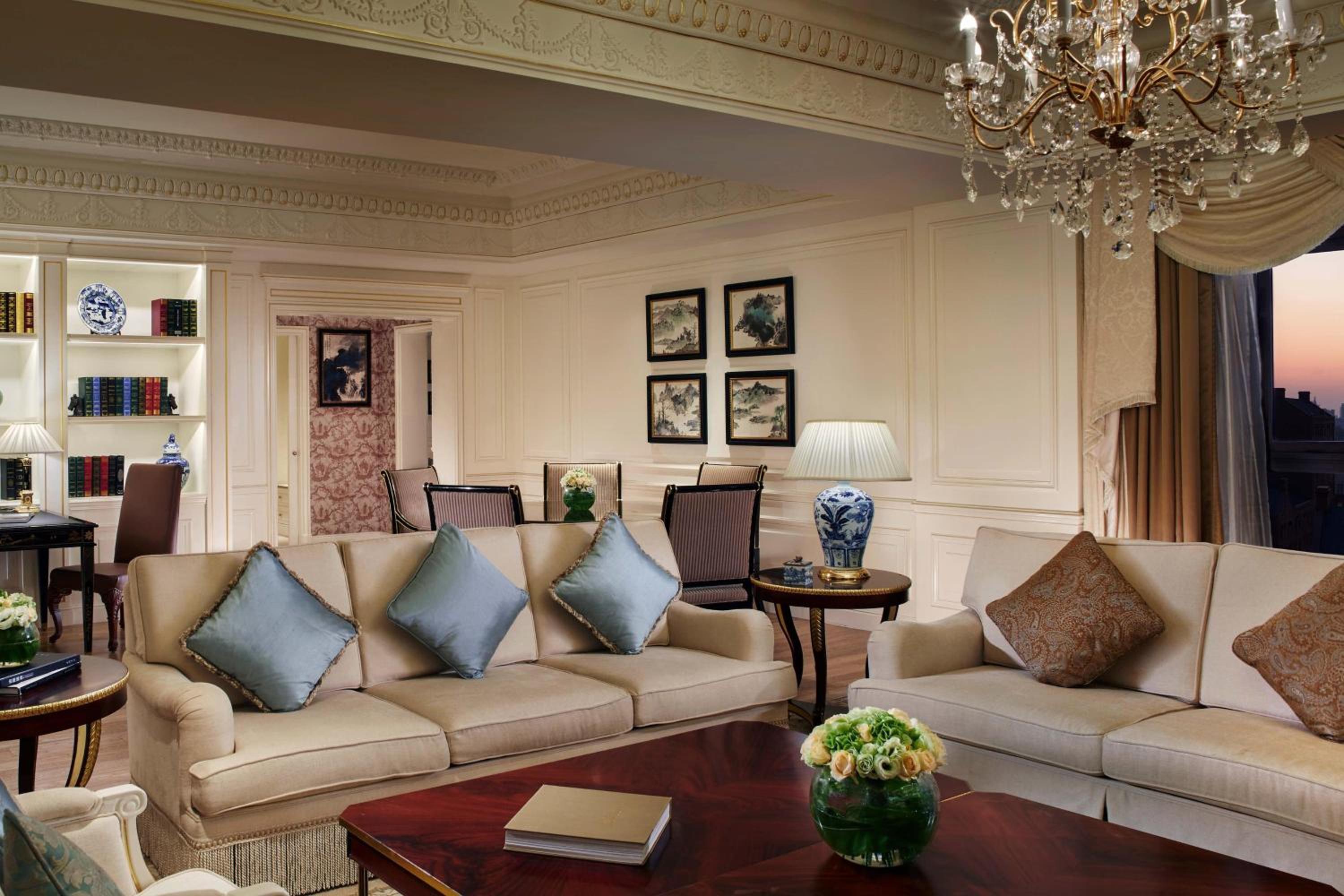 Carlton Suite