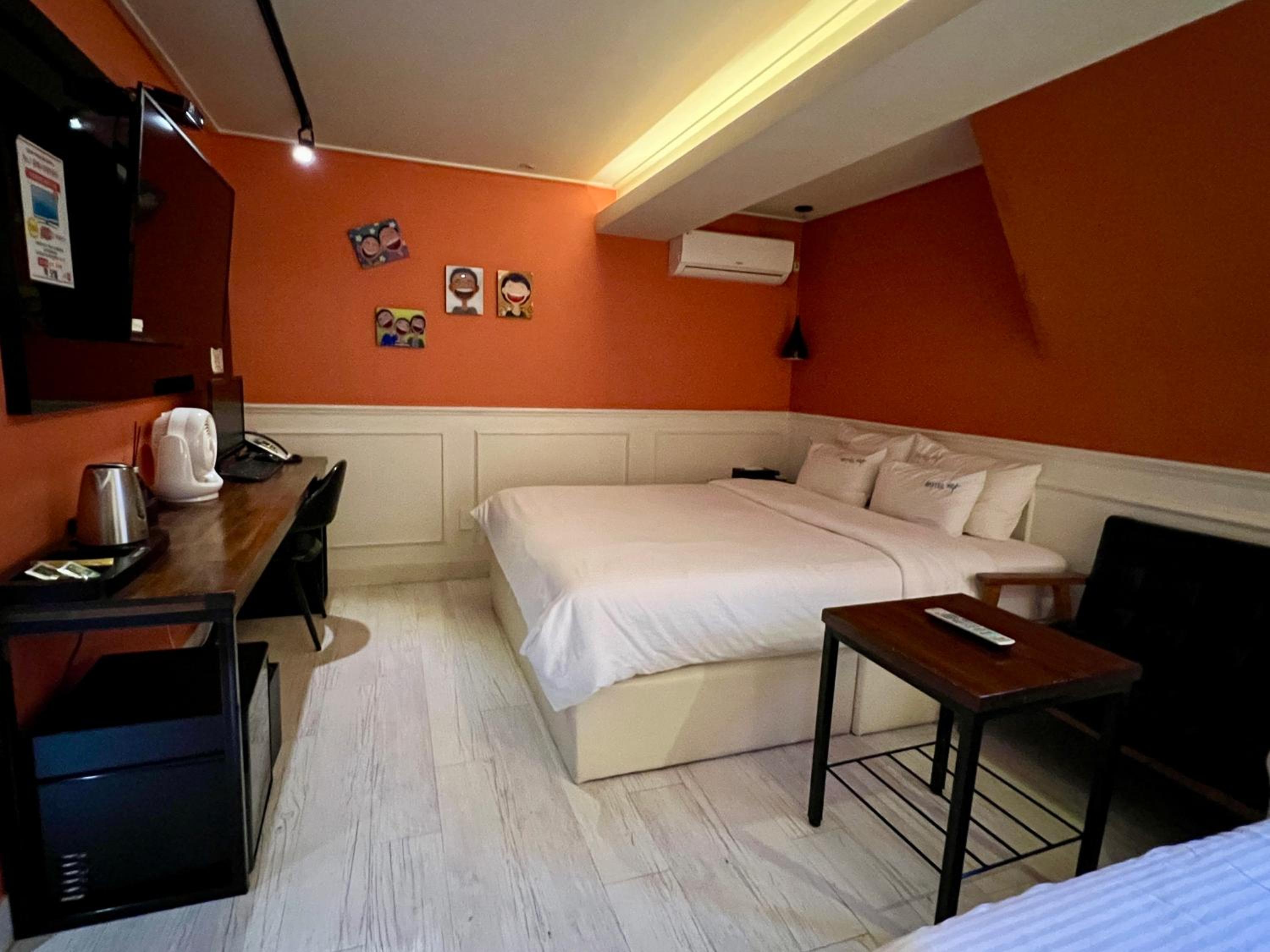 Large Twin Room photo 2