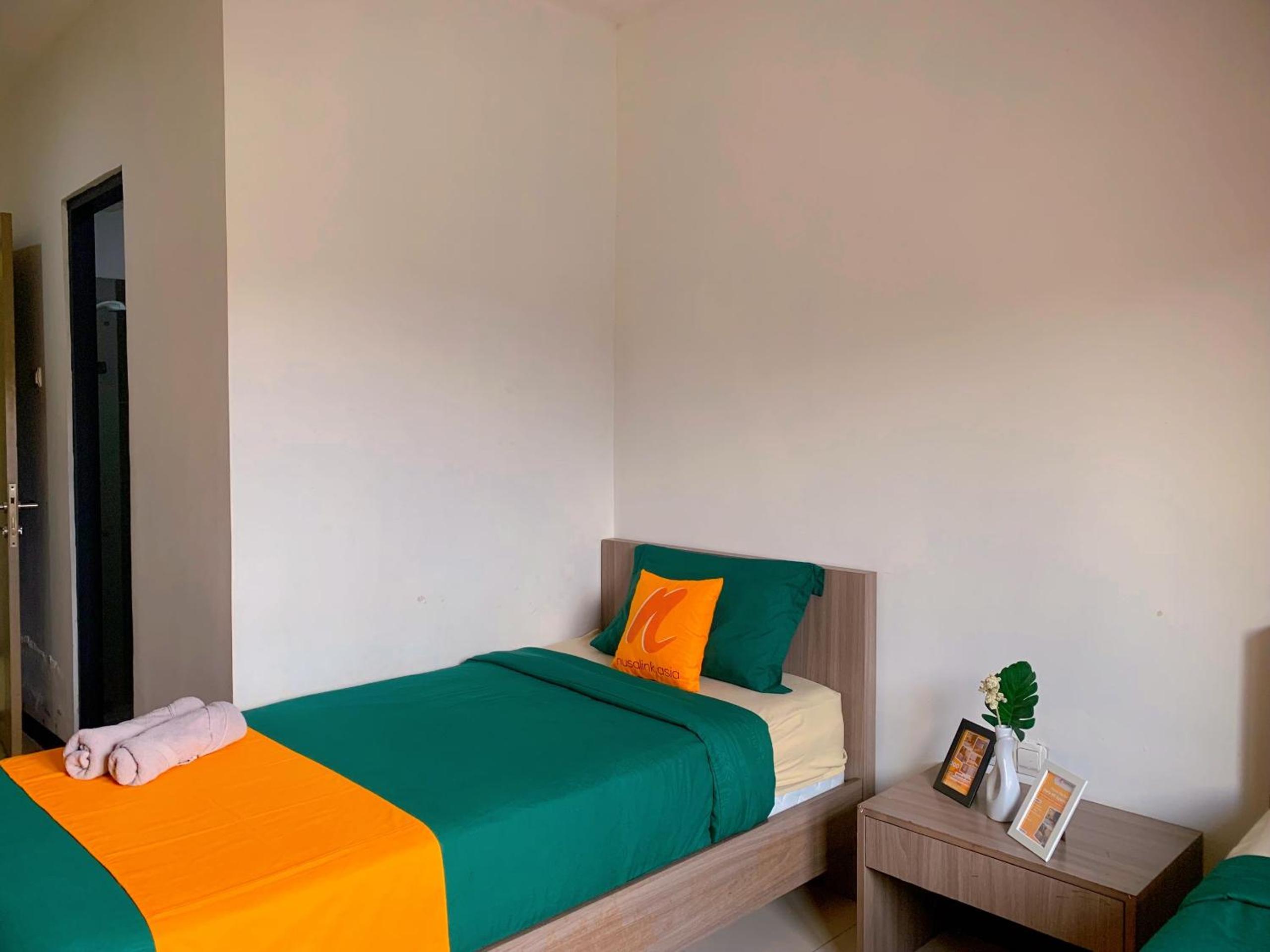 Standard Double Room - Photo 9