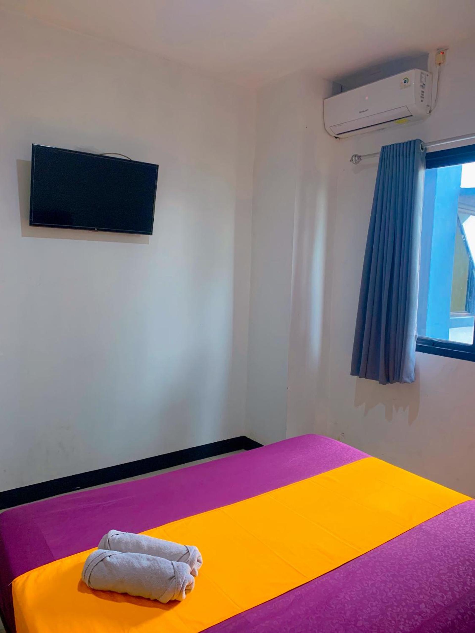 Standard Twin Room - Photo 9
