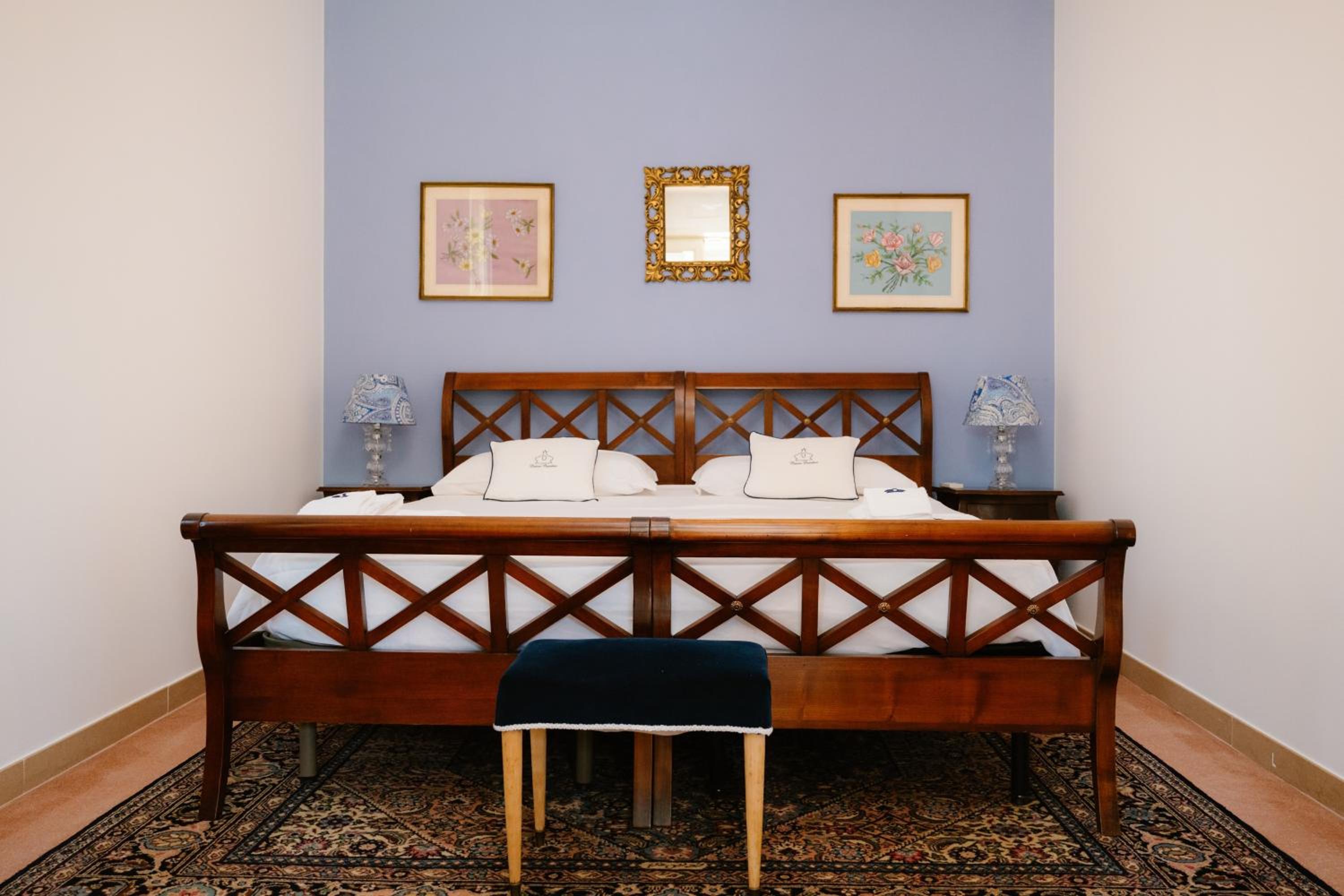 Standard Queen Room