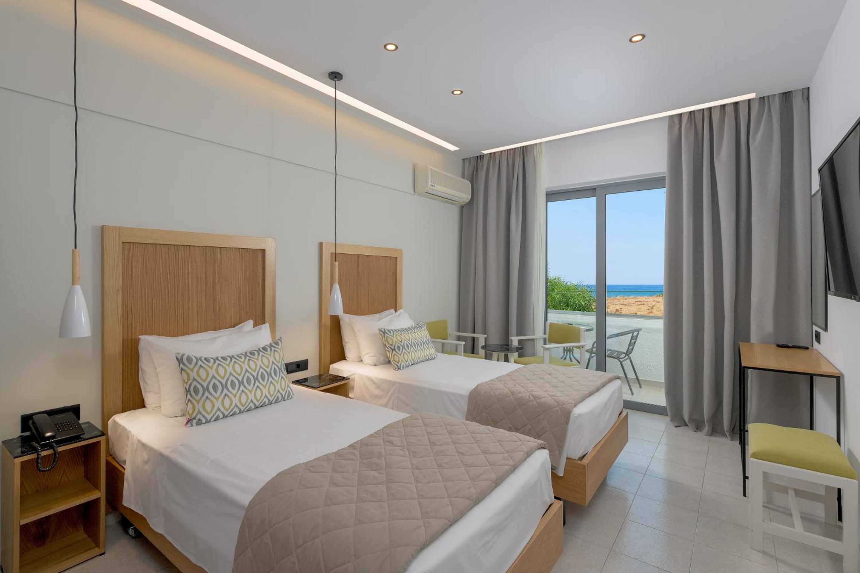 Superior Double or Twin Room with Sea View photo 1