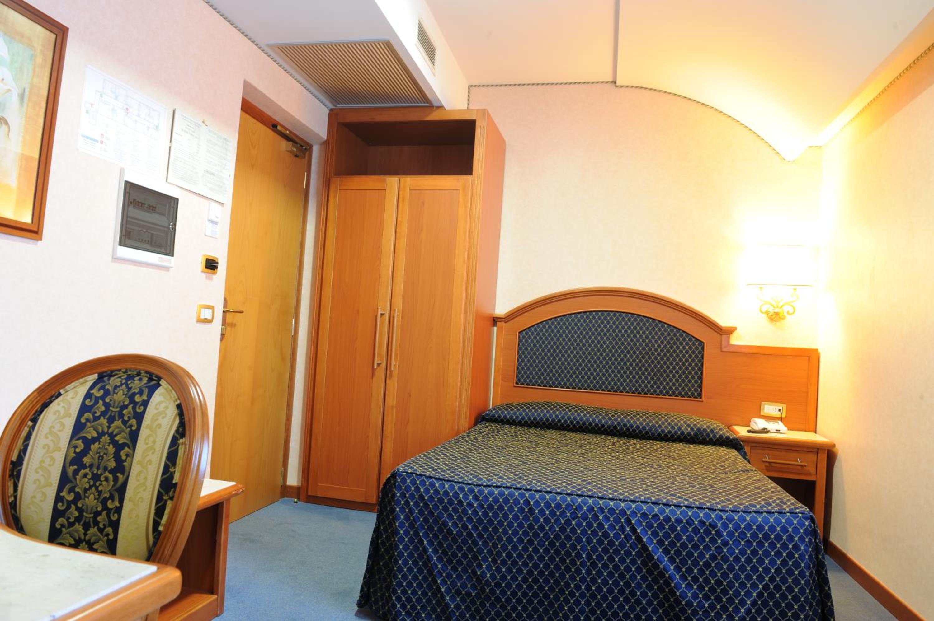 Single Room with Lake View photo 1