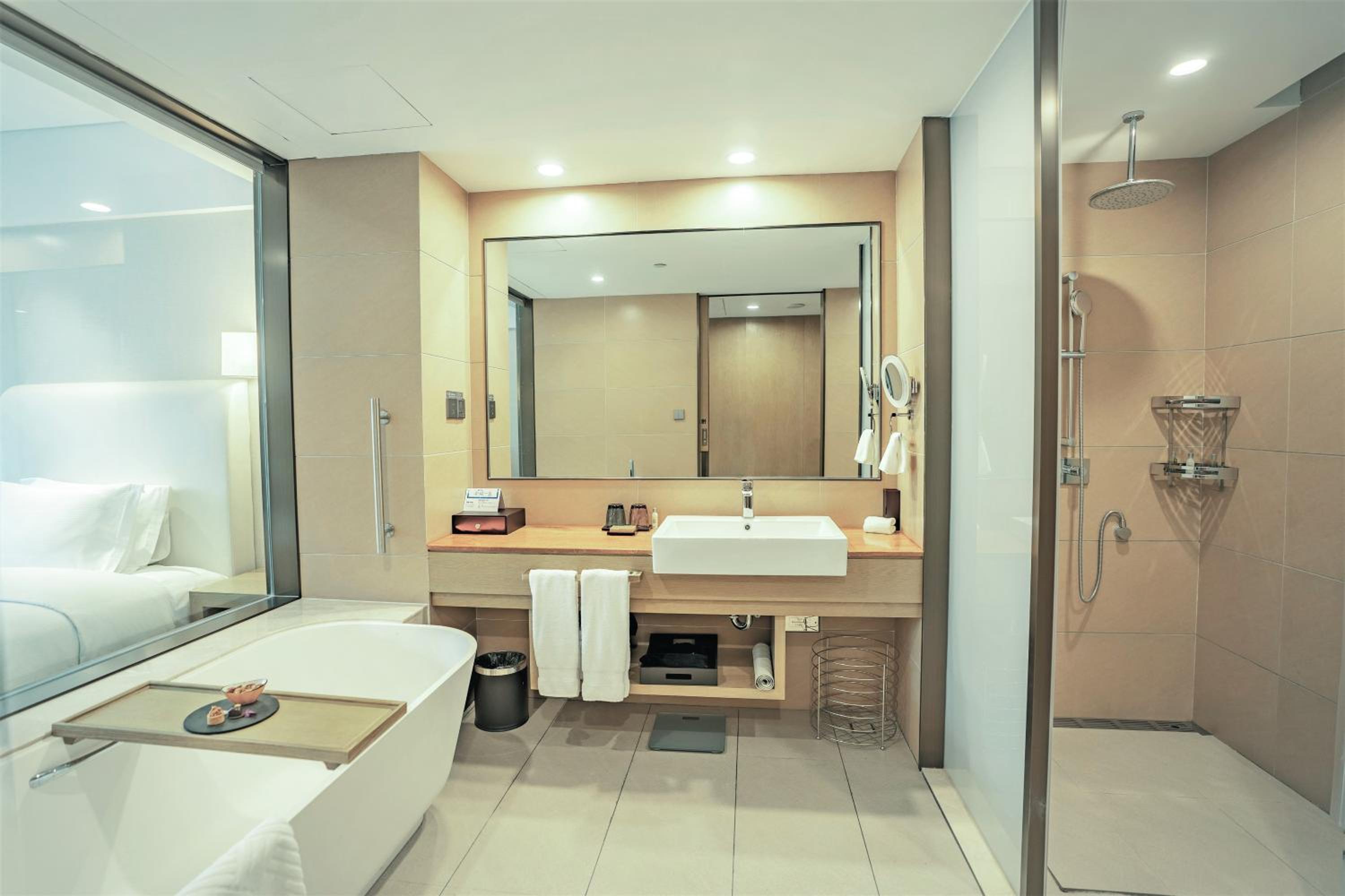 Executive Twin Room thumbnail 5