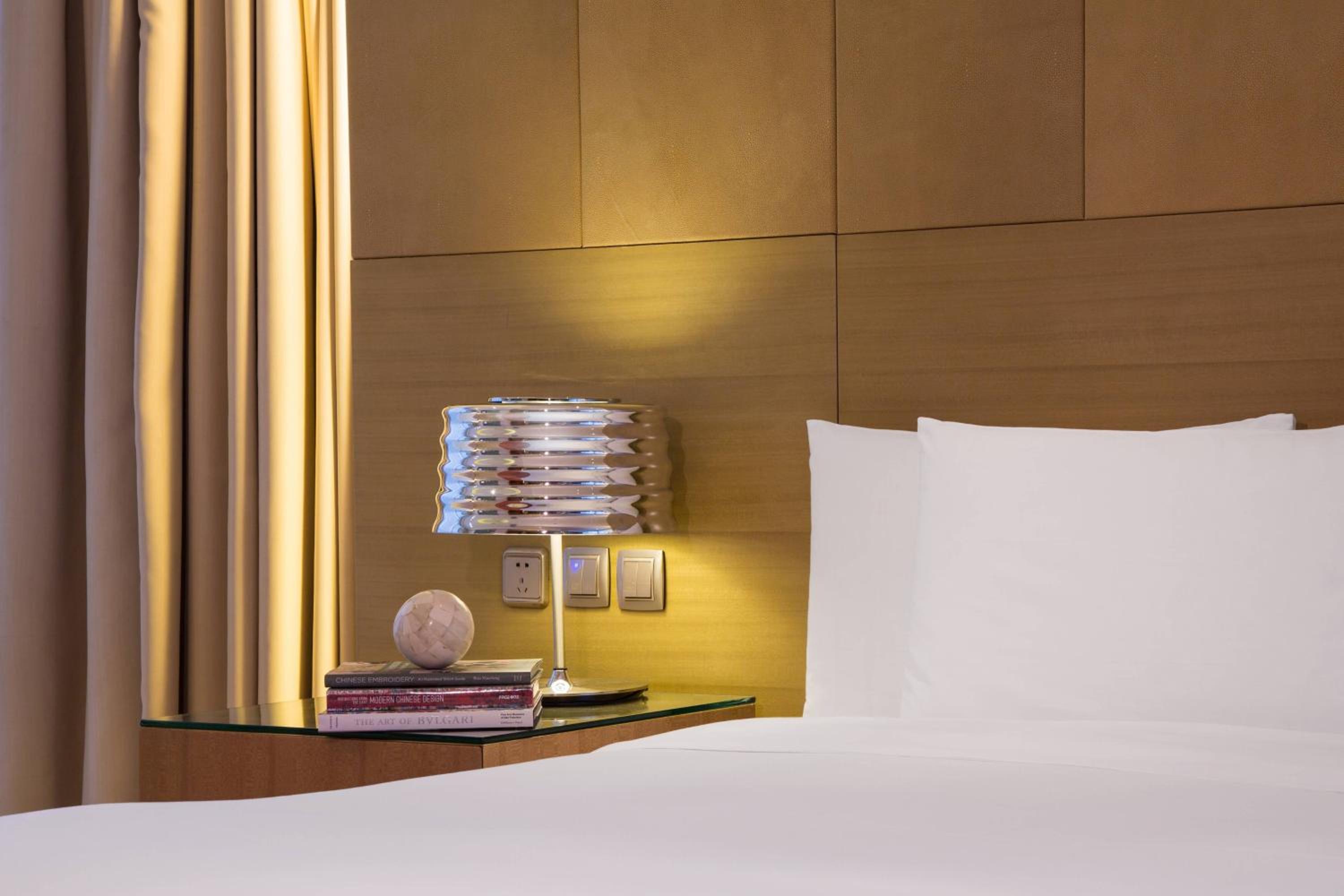King Suite - High Floor/Club Lounge Access photo 1