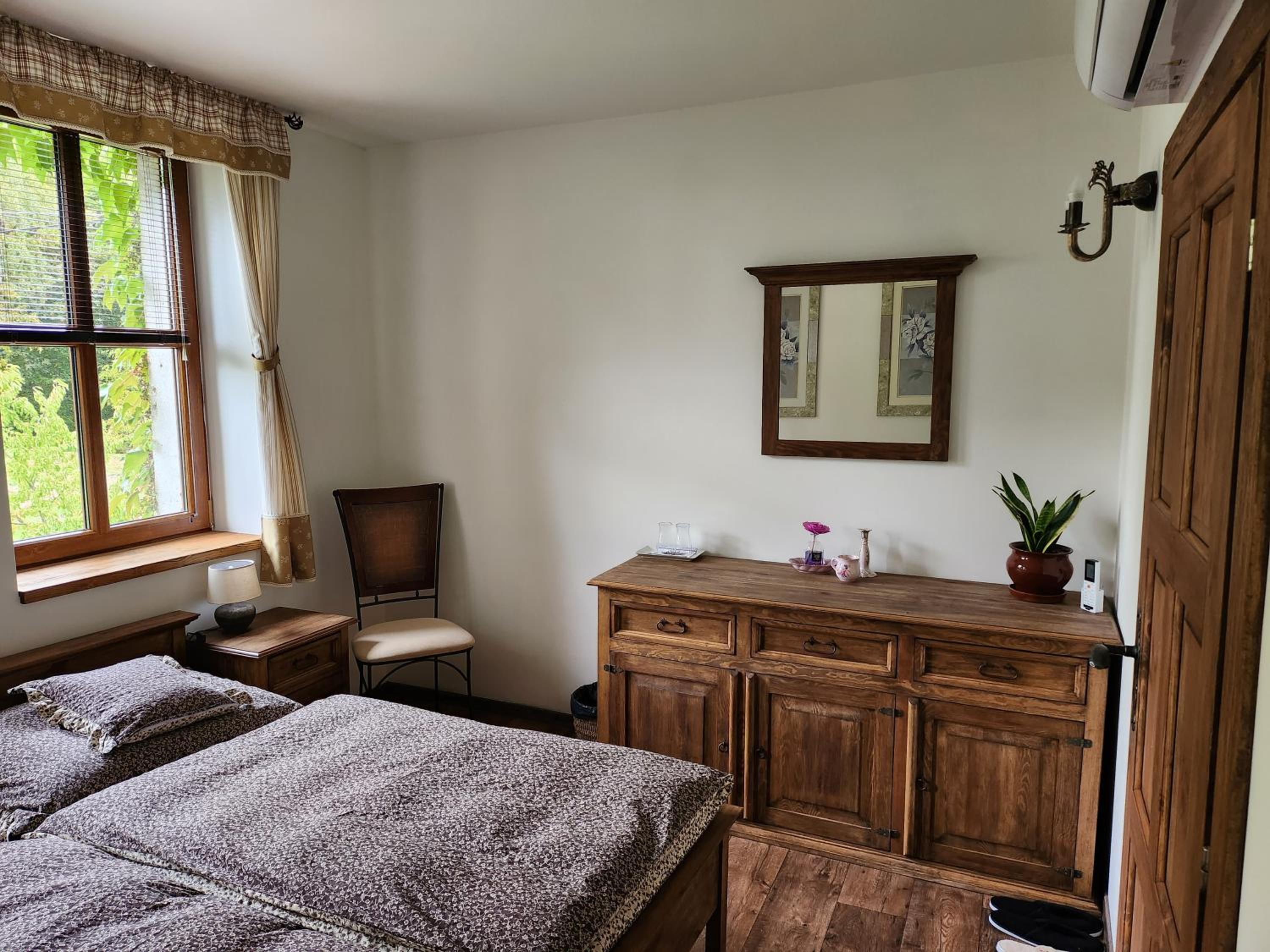 Standard Double Room with Shared Bathroom photo 2