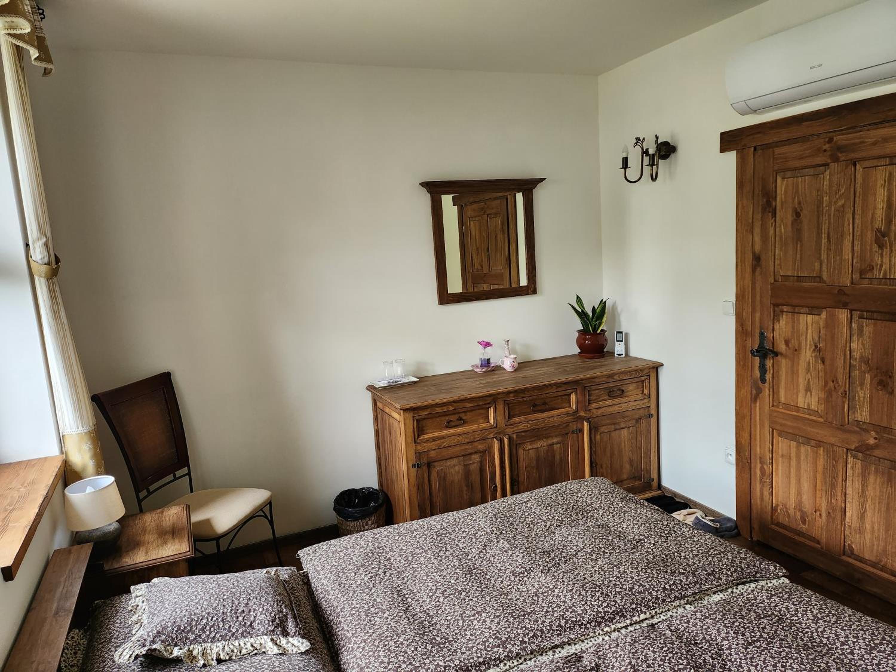 Standard Double Room with Shared Bathroom photo 3