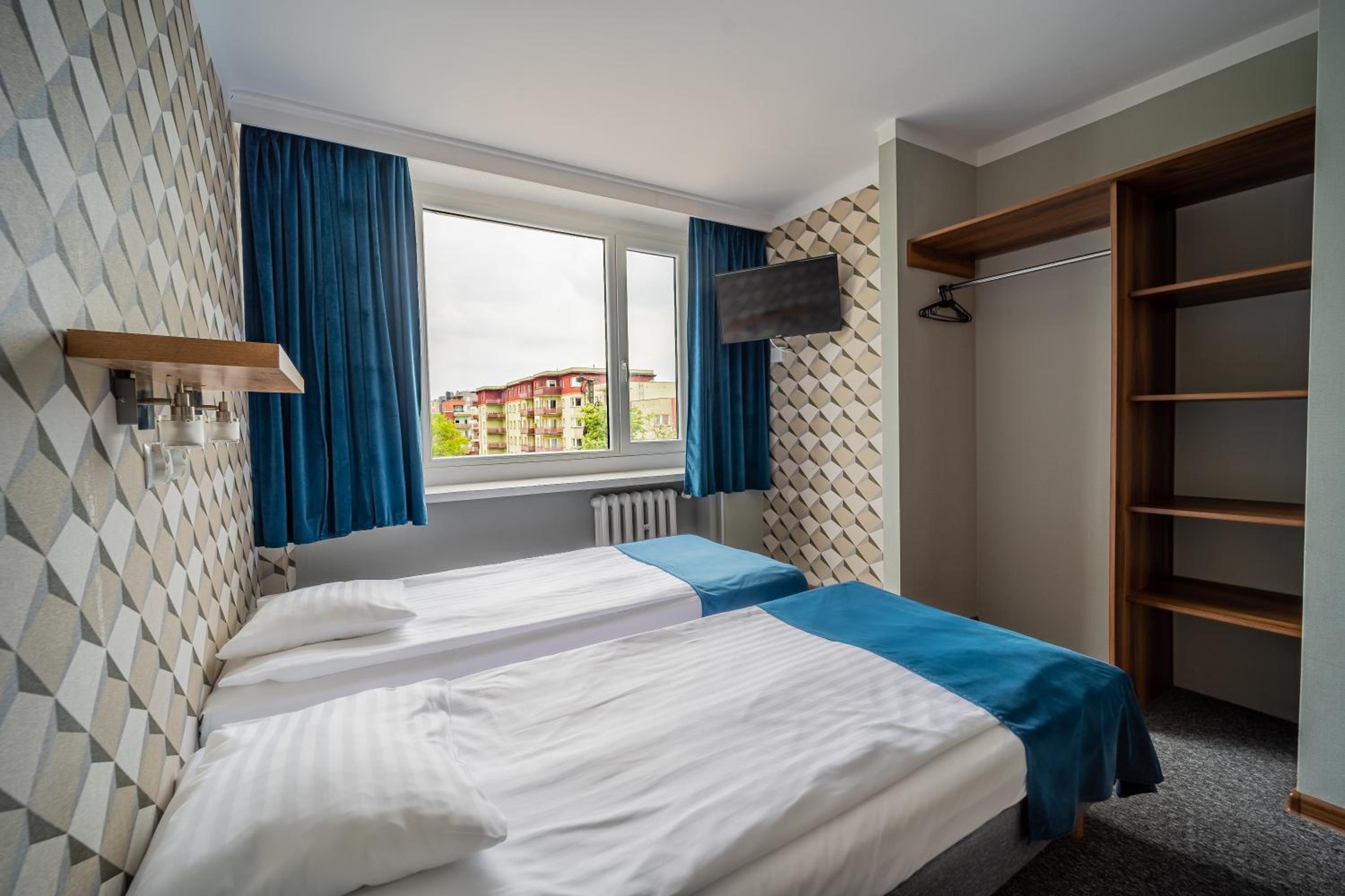 Standard Twin Room - Photo 22