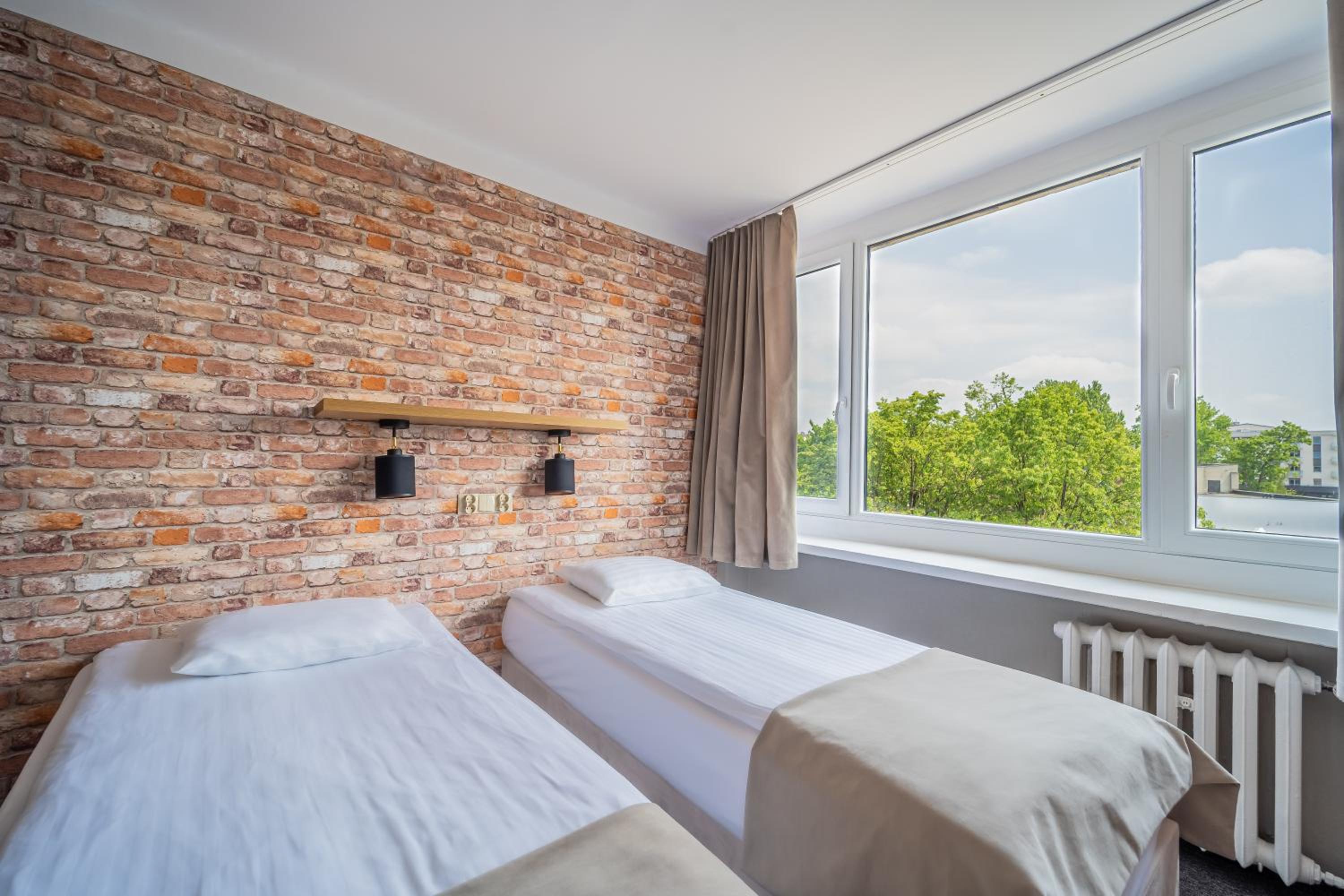 Standard Twin Room - Photo 24