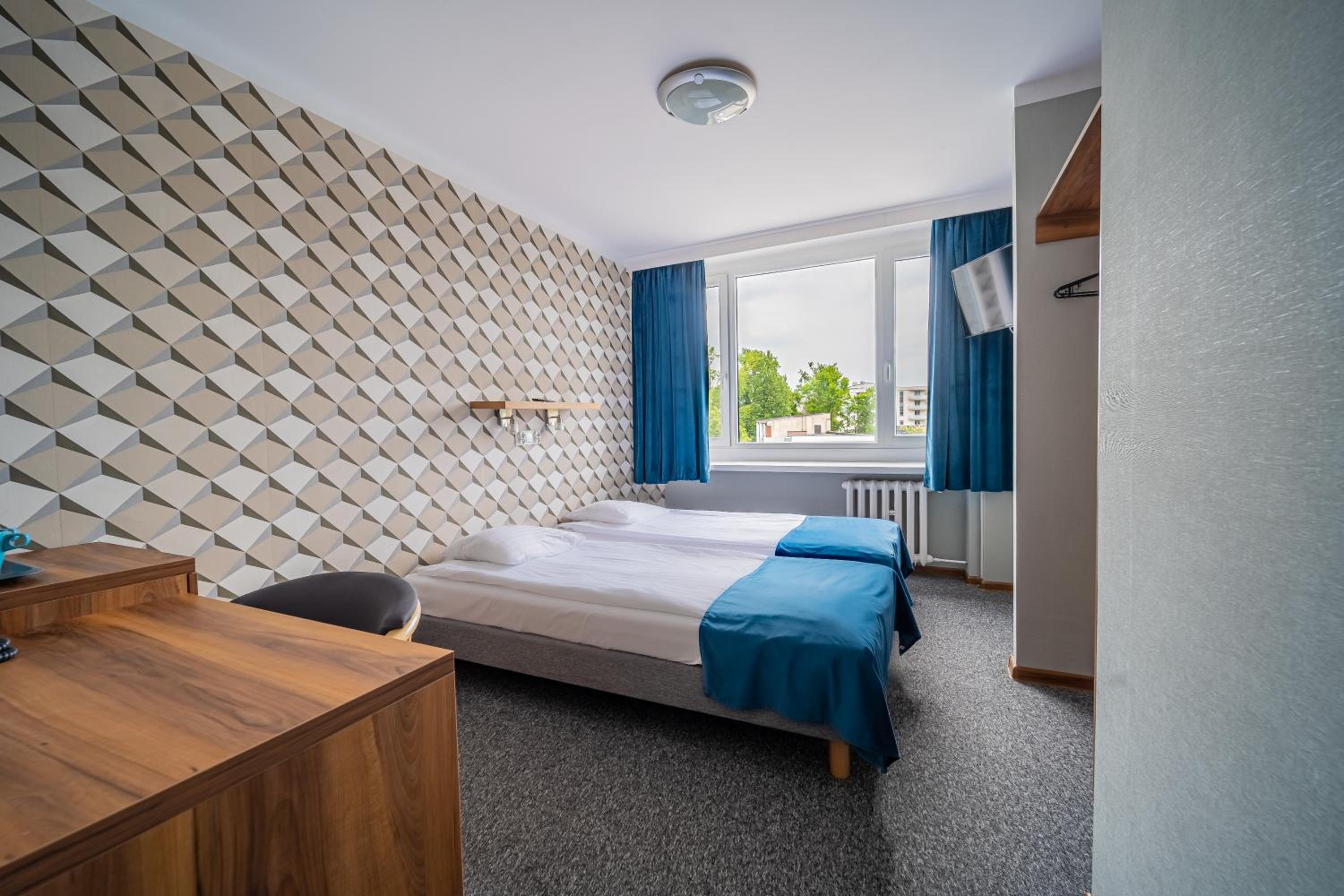 Standard Twin Room - Photo 19
