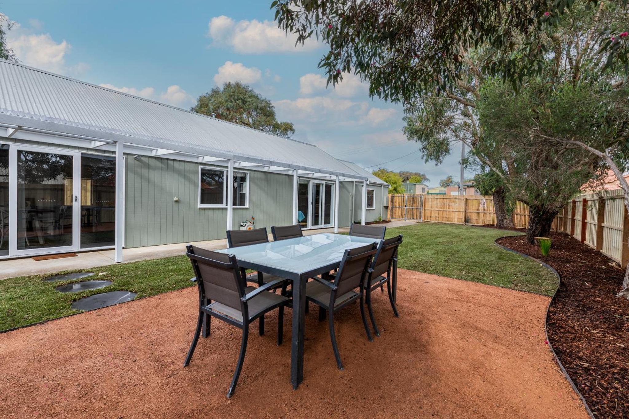 Three-Bedroom House photo 2