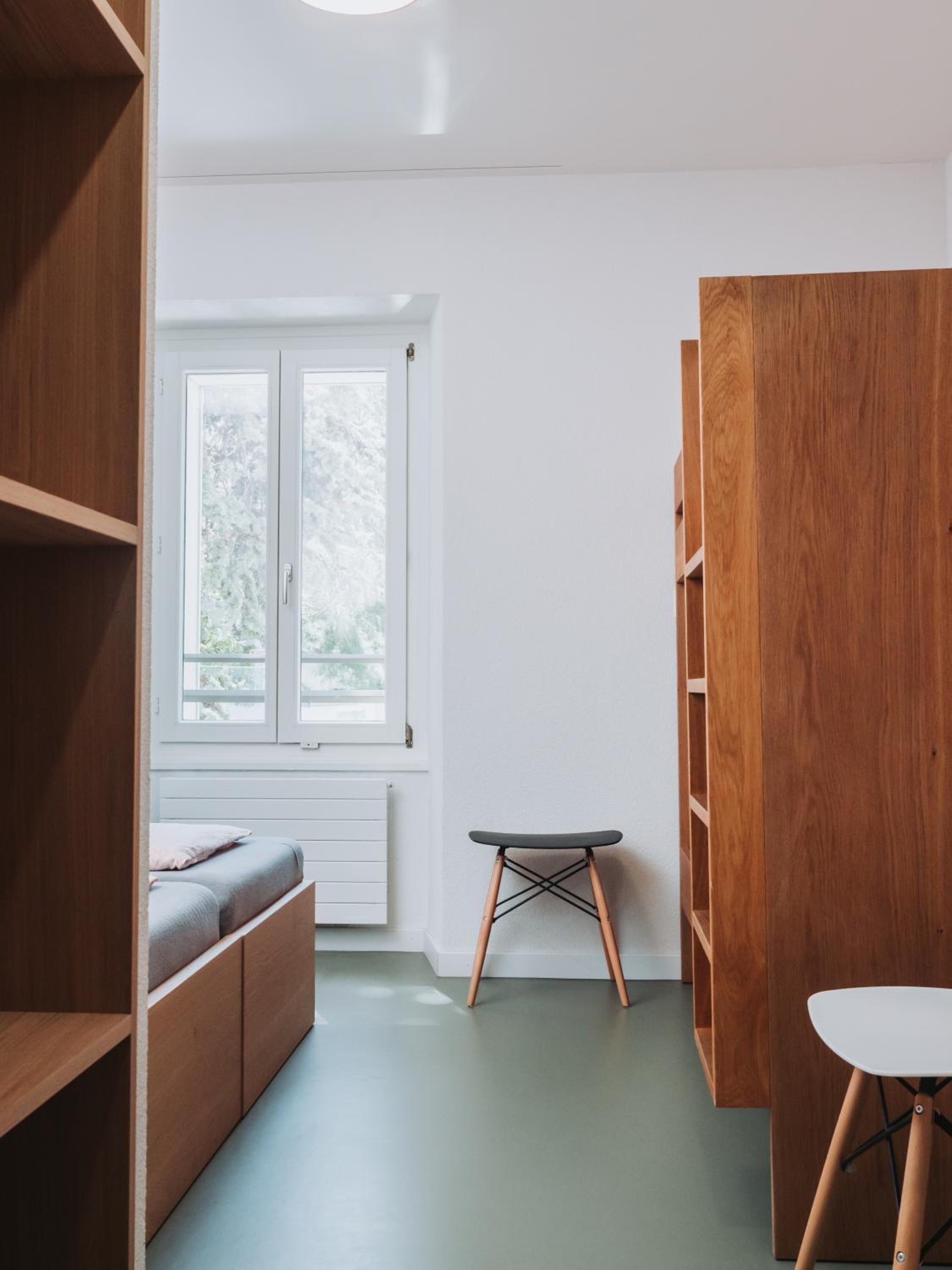 Single Room with Shared Bathroom photo 1