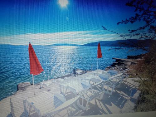 Two-Bedroom Apartment with Pool View photo 3