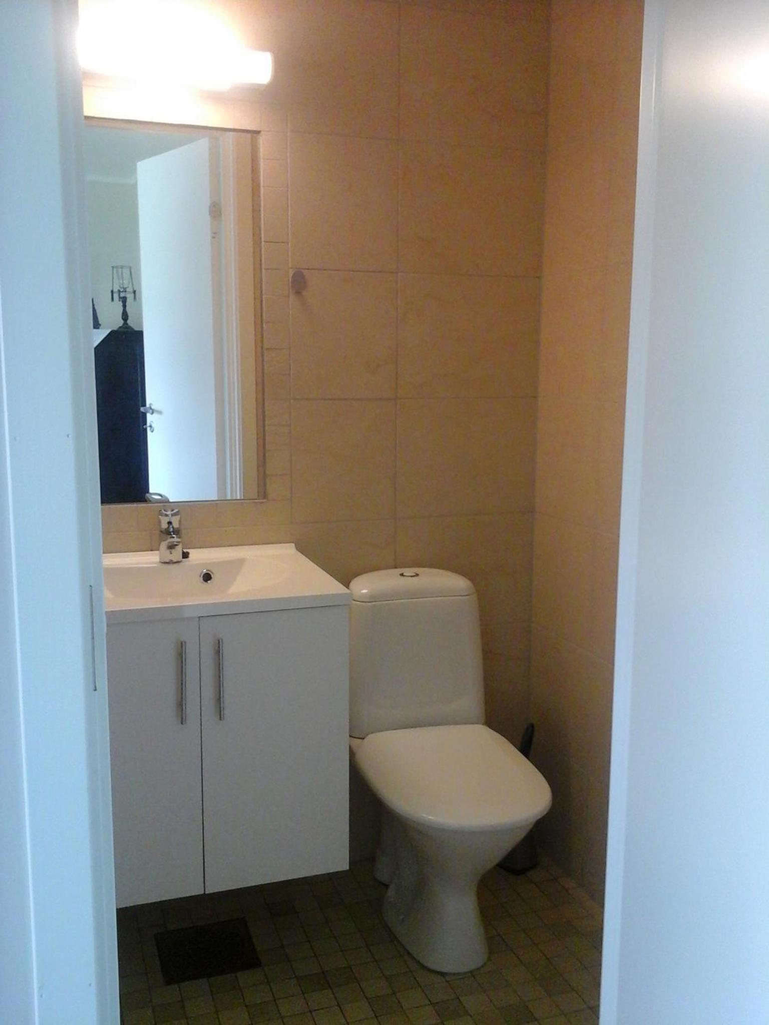 Apartment with Private Bathroom photo 3