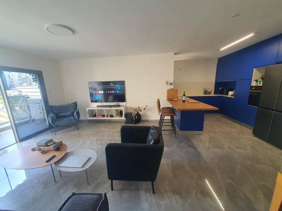 Three-Bedroom Apartment photo 1