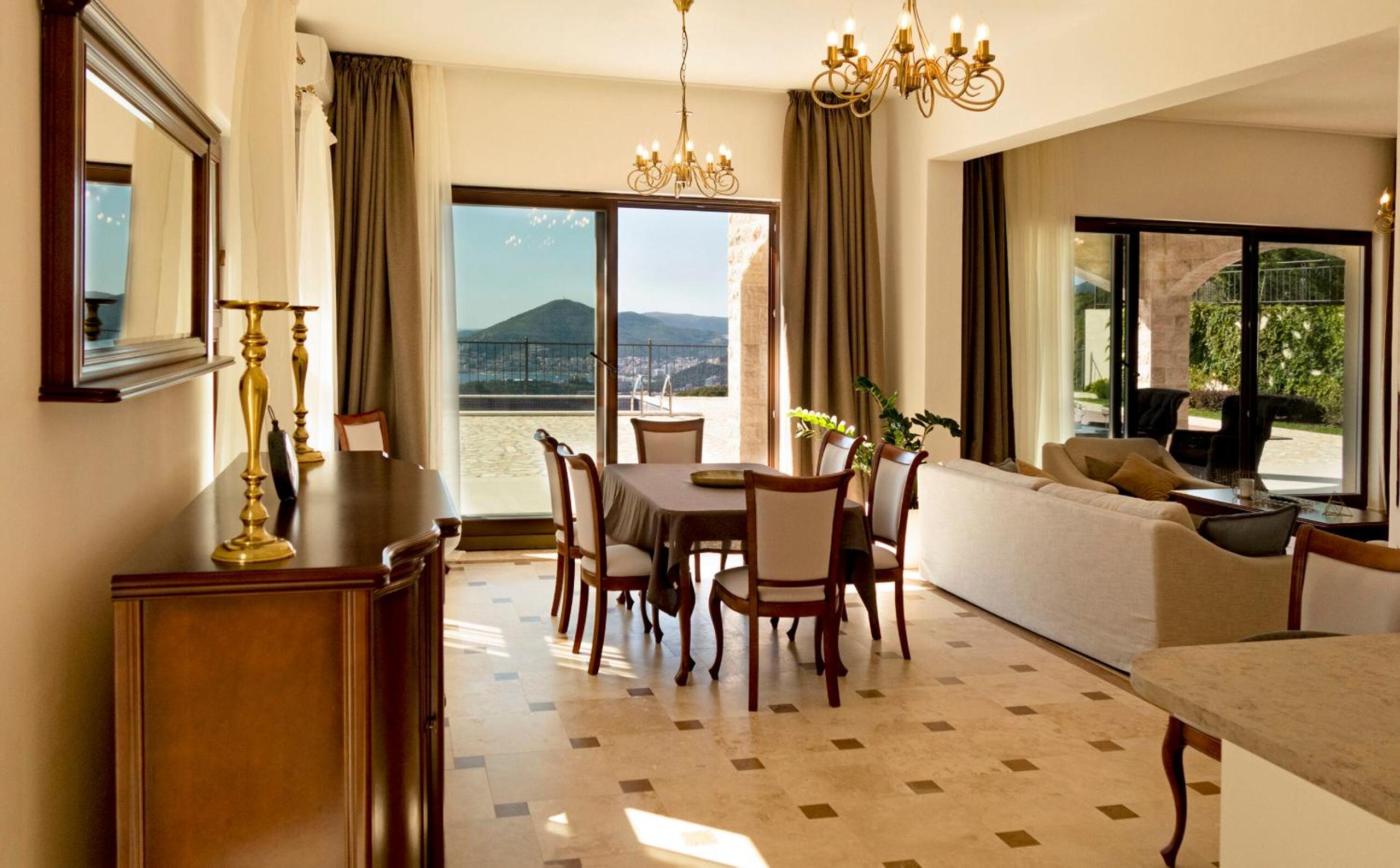 Villa with Private Pool - Photo 20