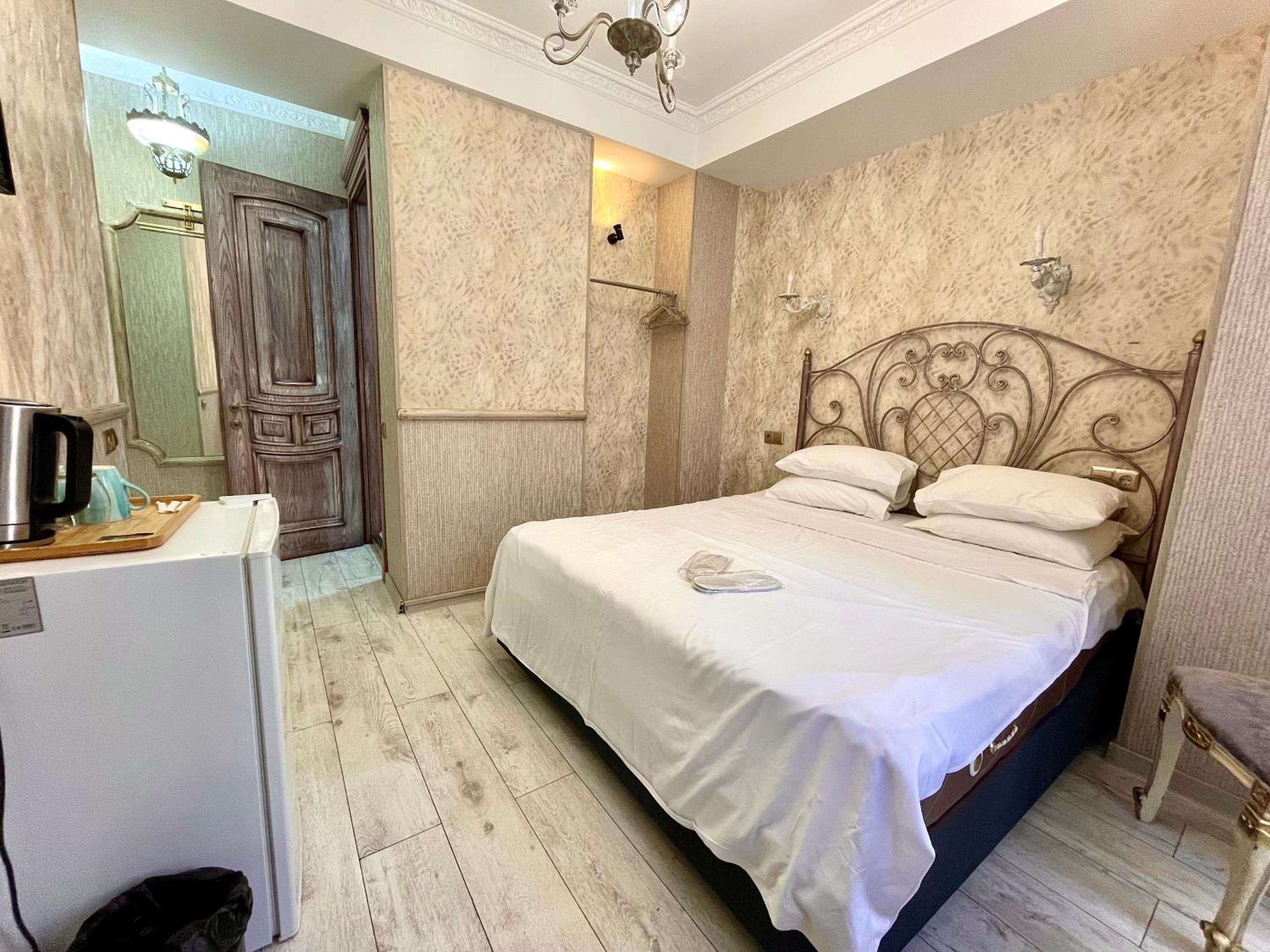 Standard Double Room photo 2