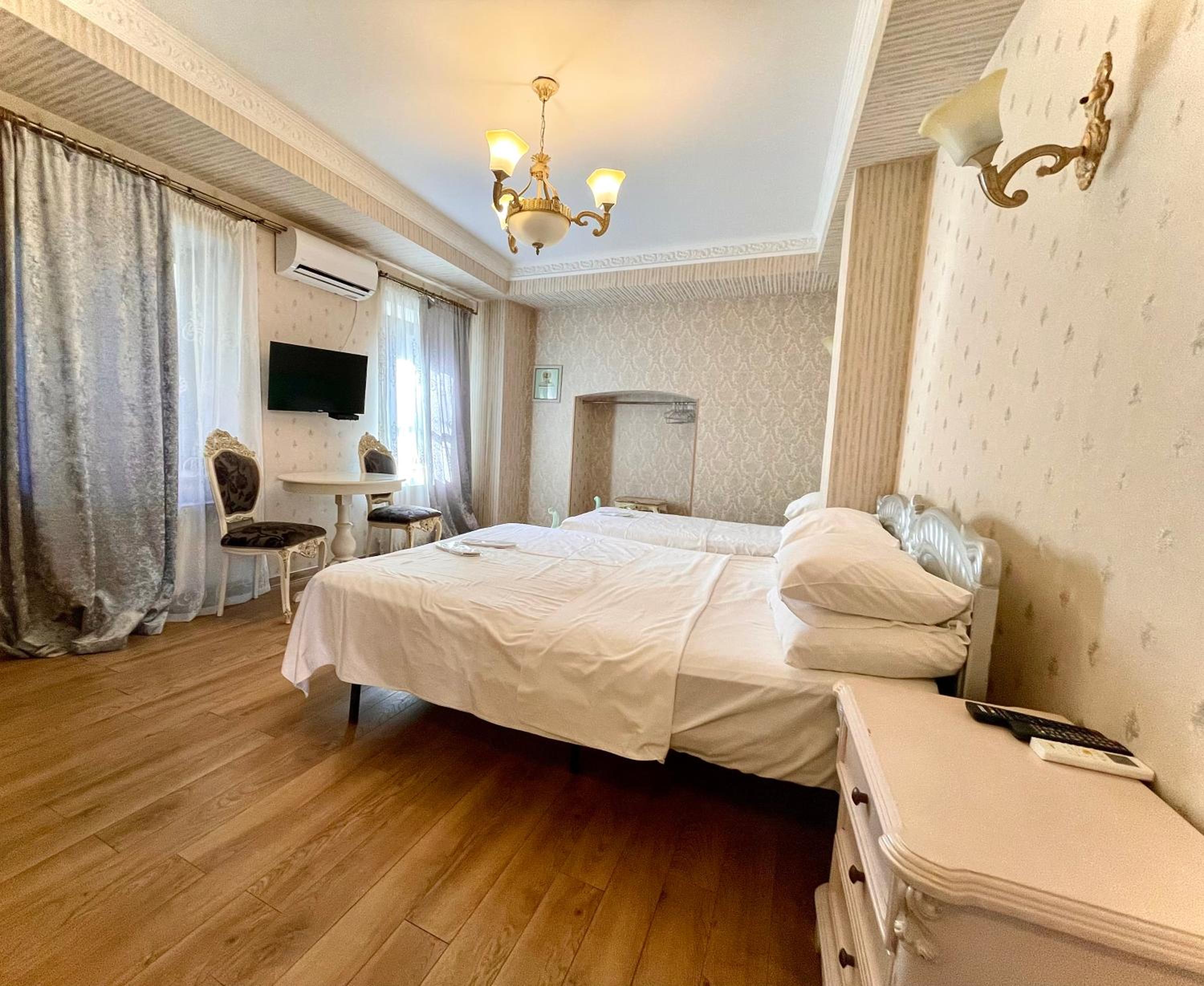 Classic Triple Room - Photo 2