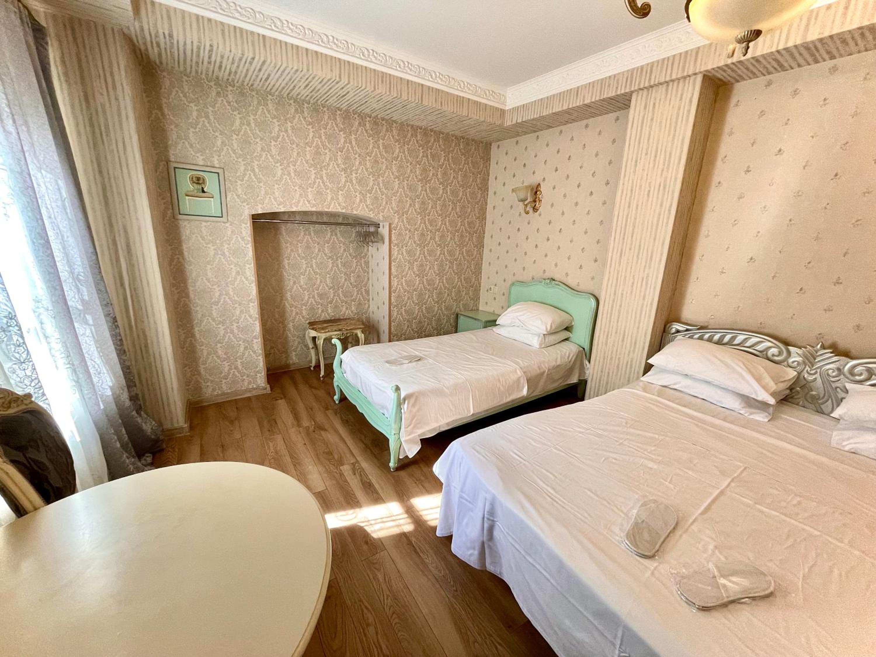 Classic Triple Room - Photo 1