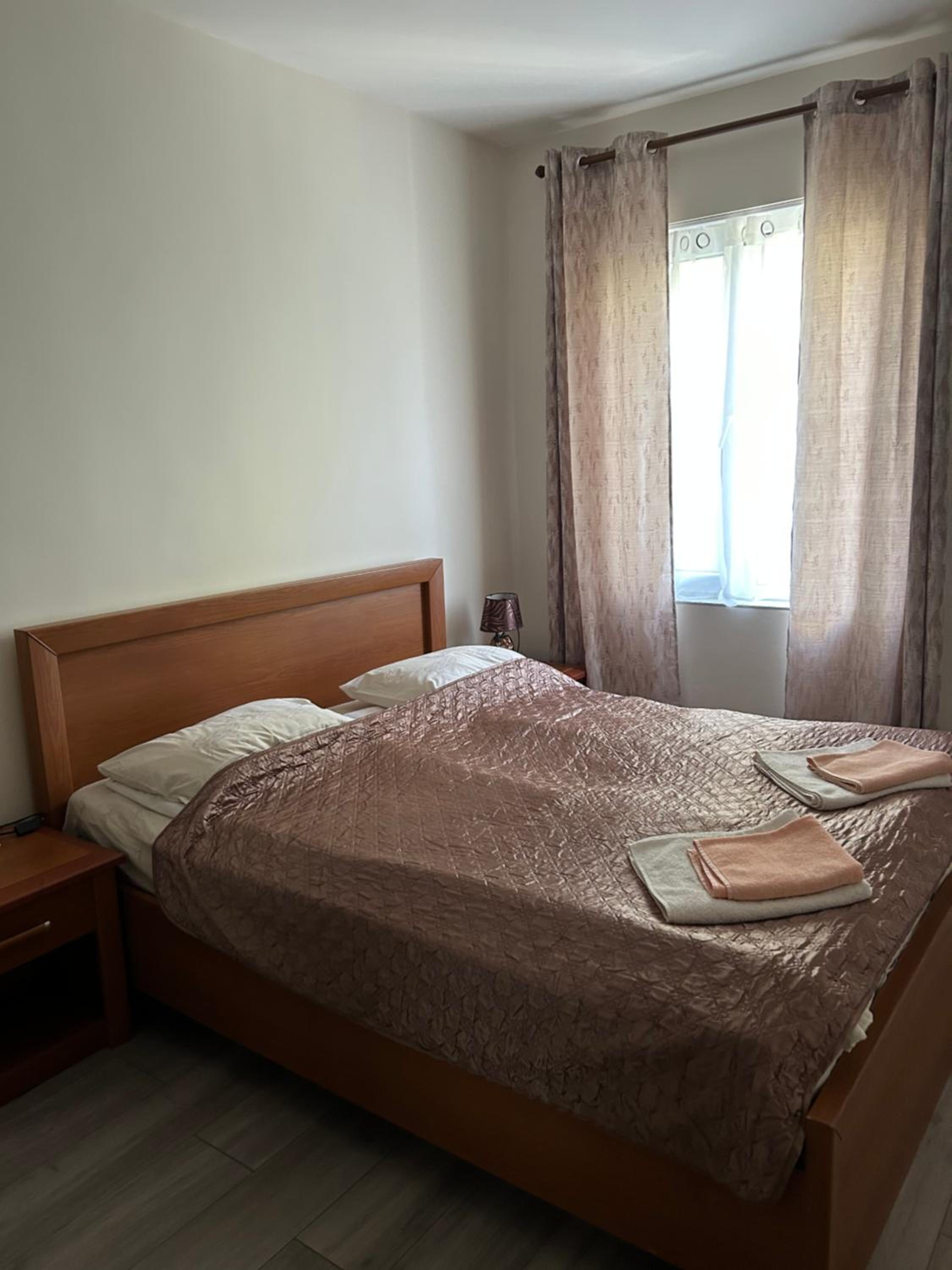 One-Bedroom Apartment - Photo 5