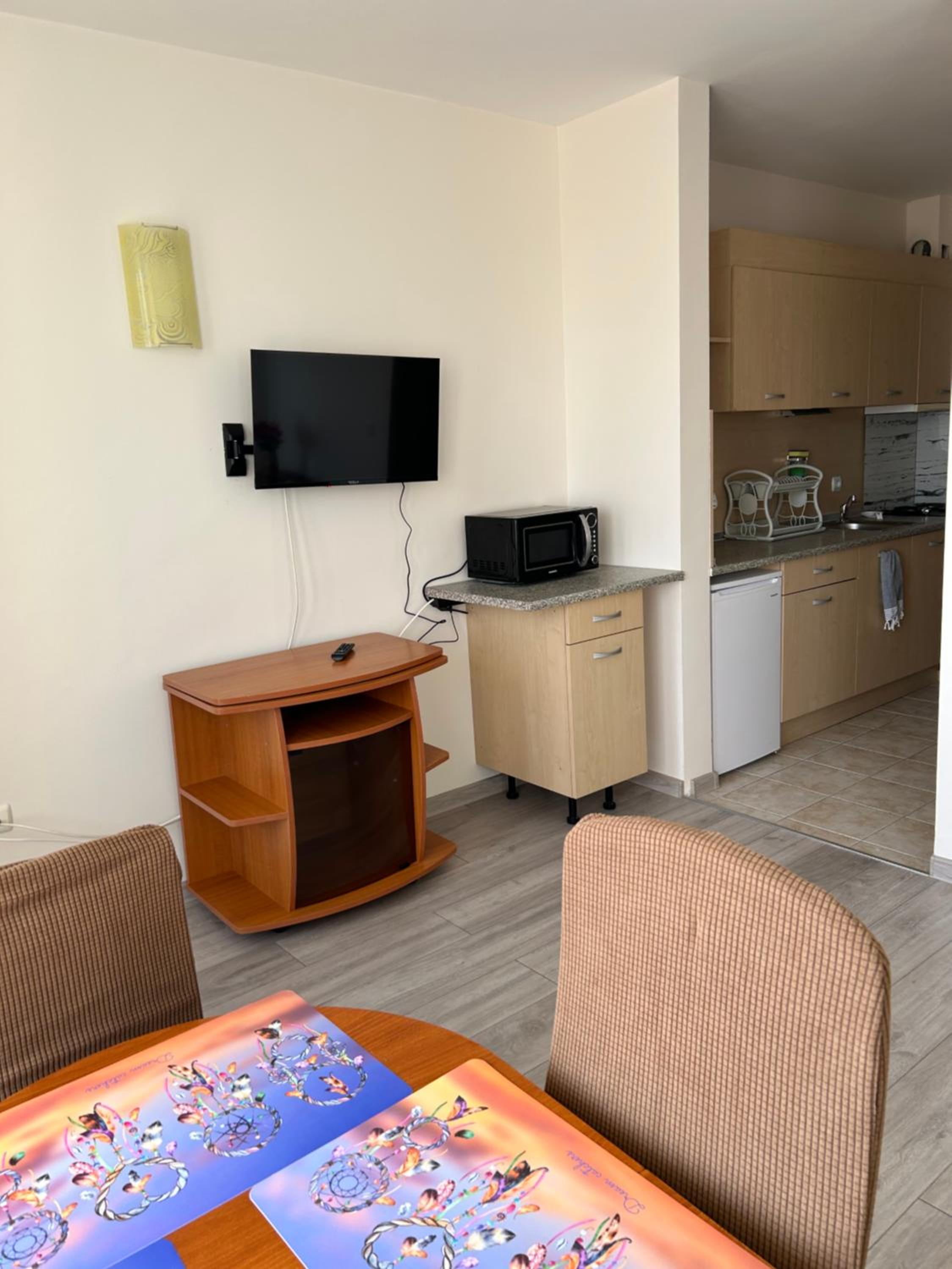 One-Bedroom Apartment - Photo 12