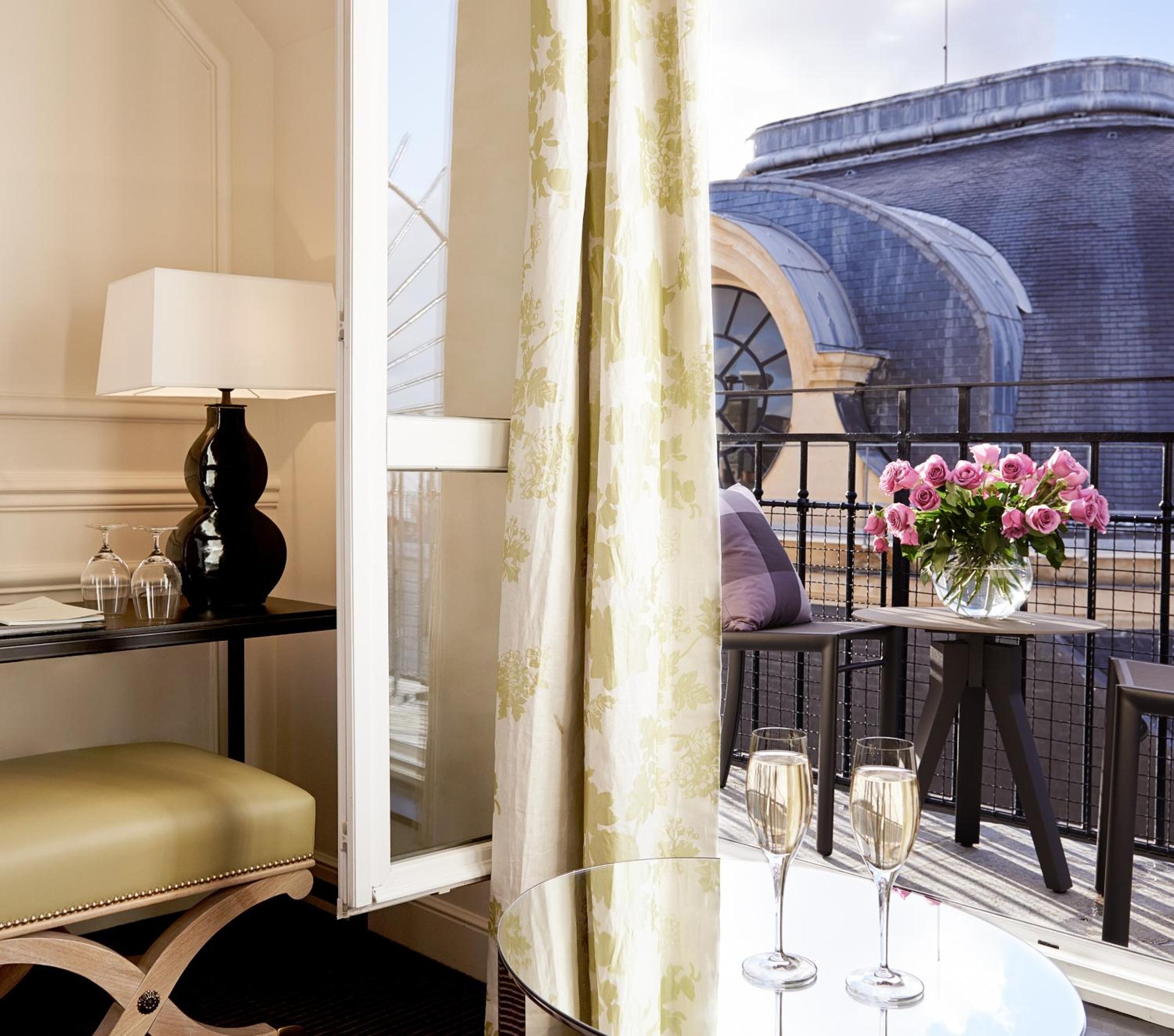 Superior Room with Balcony photo 2