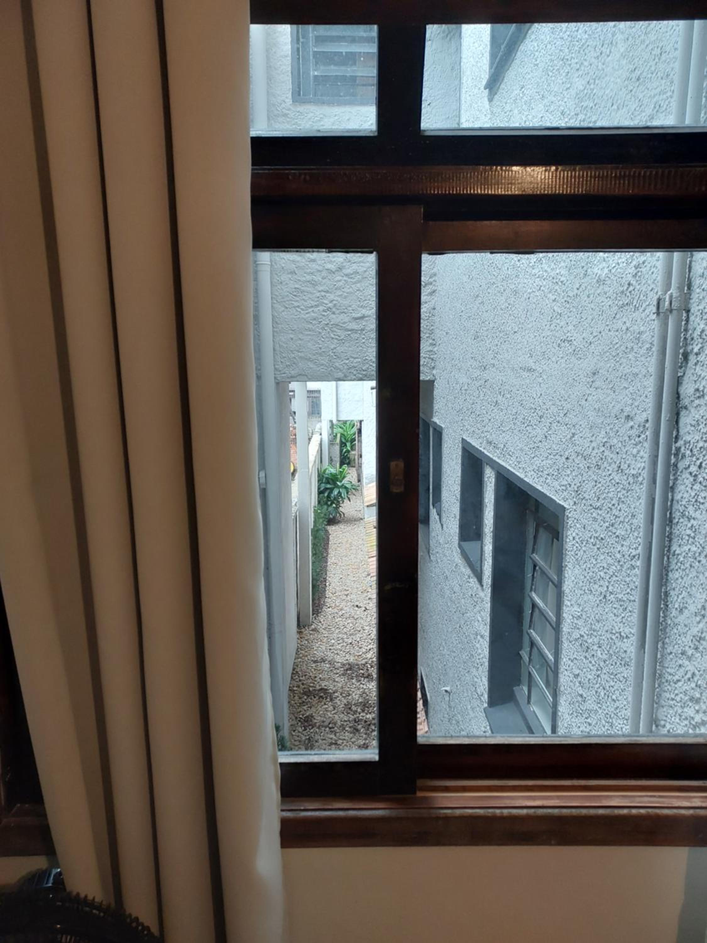 Basic Triple Room With Fan photo 2