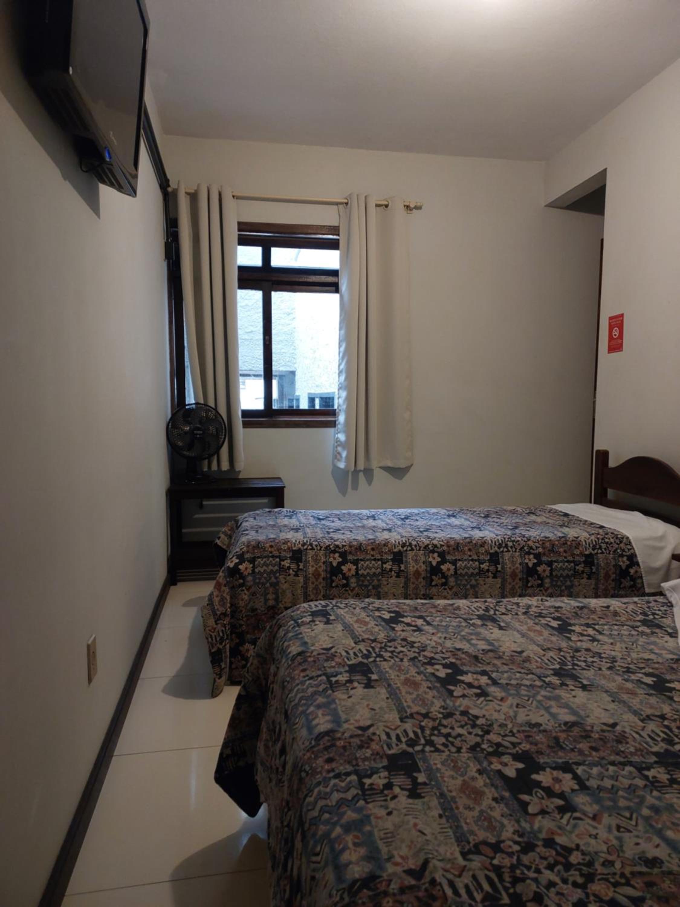 Basic Triple Room With Fan photo 3