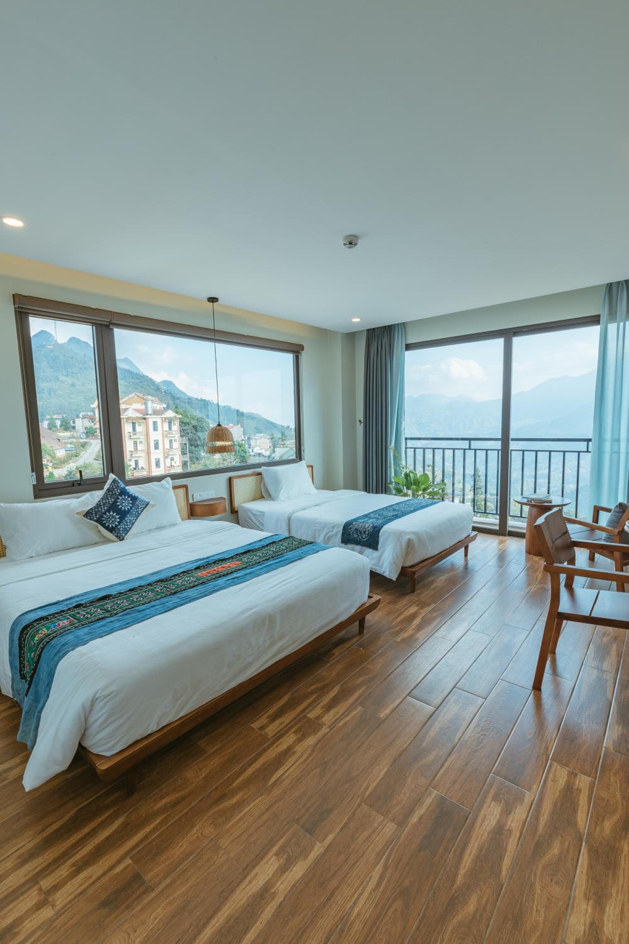Triple Room with Mountain View