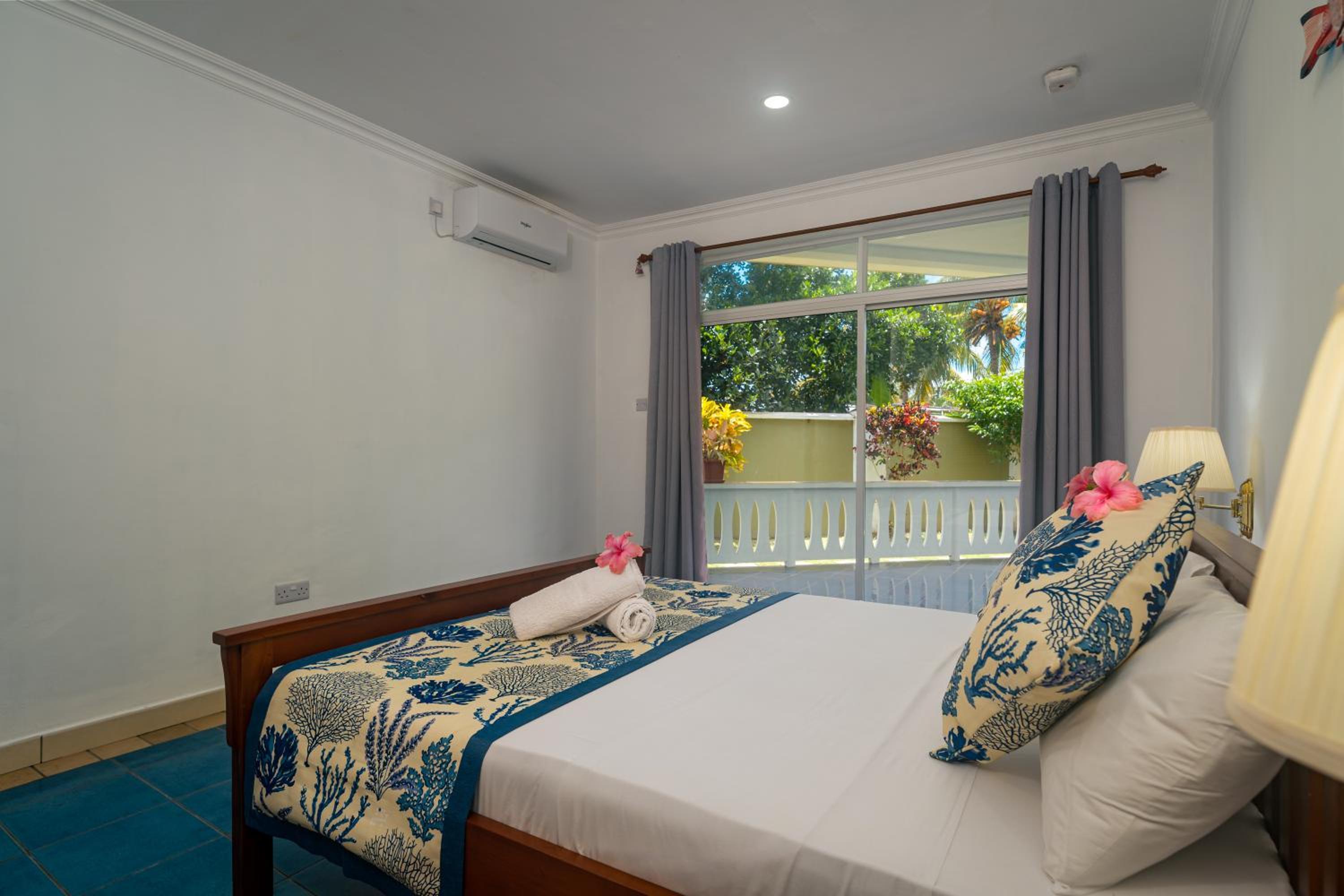 One-Bedroom Apartment with Garden View photo 3
