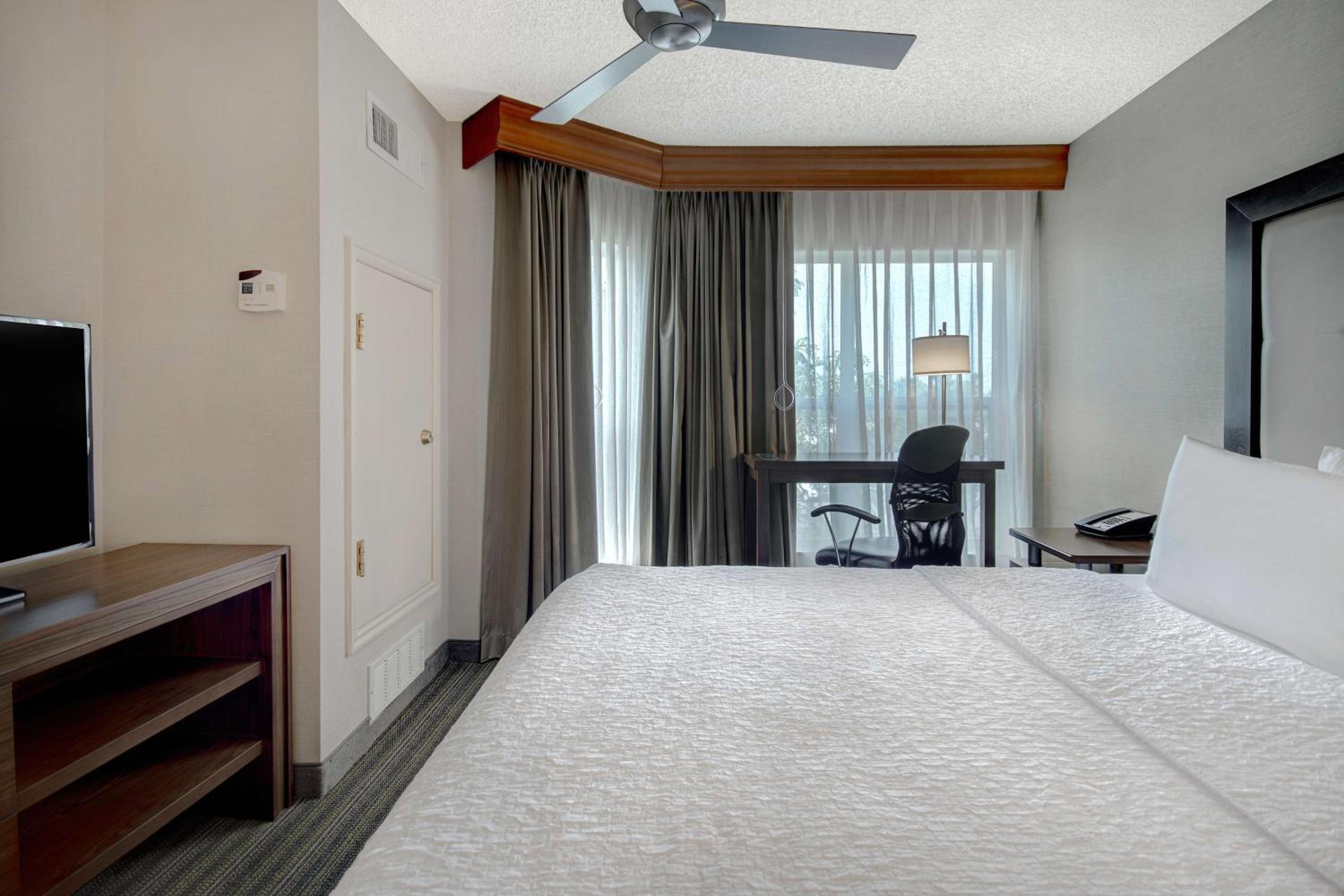 Two-Bedroom Suite - Non-Smoking - Photo 2