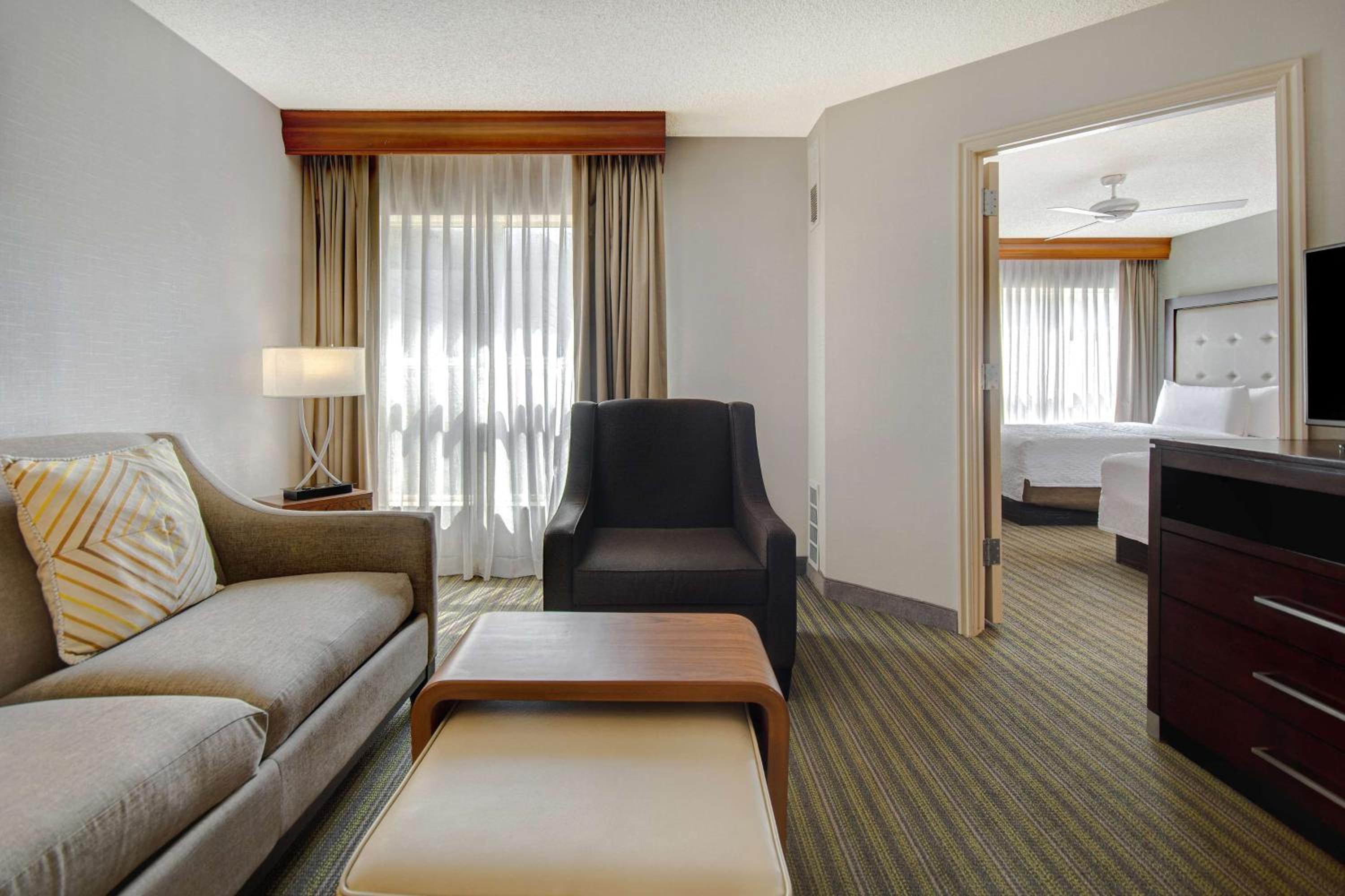 One-Bedroom Suite with Two Double Beds - Non-Smoking - Photo 5