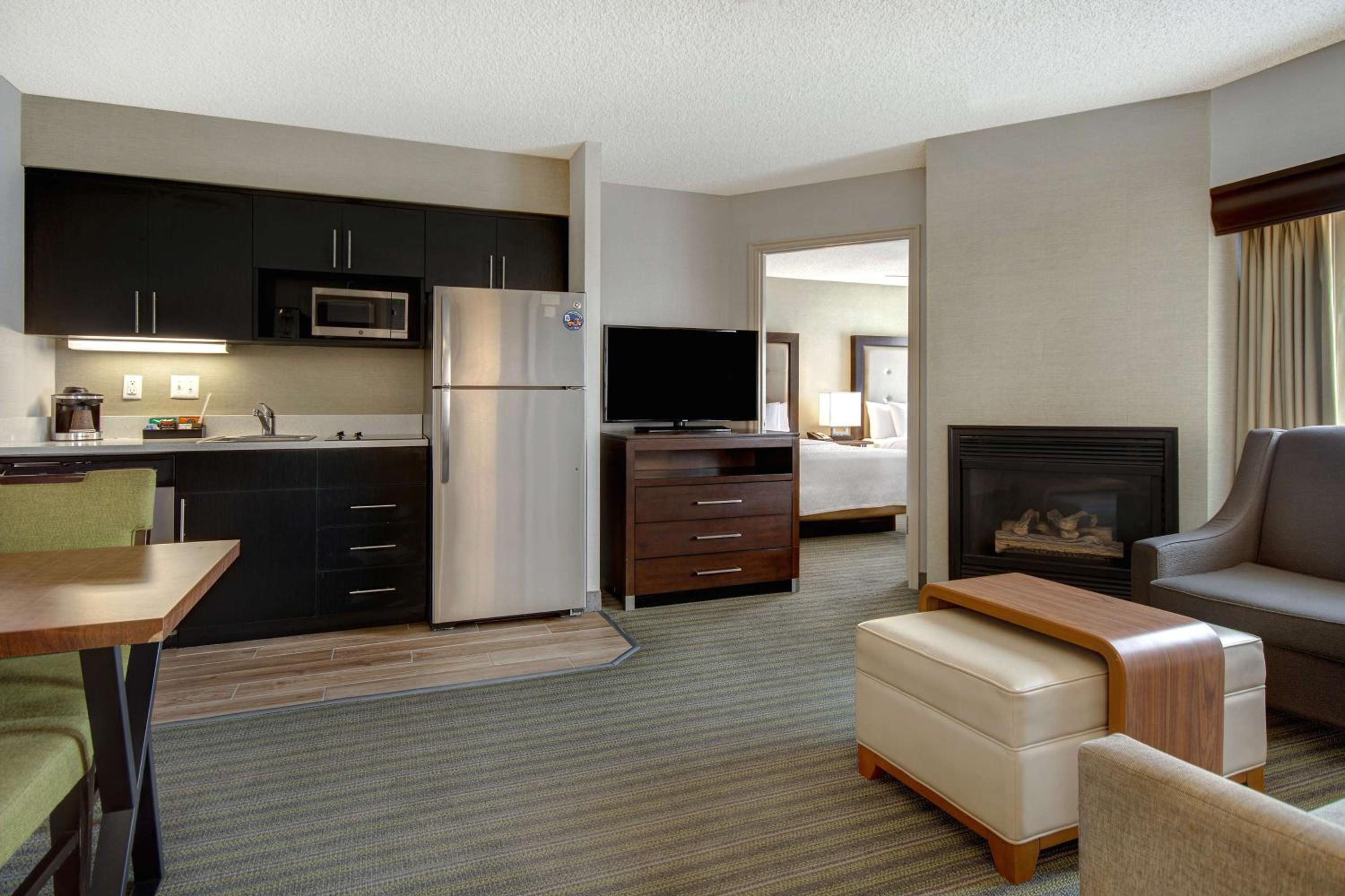 Two-Bedroom Suite - Non-Smoking - Photo 3