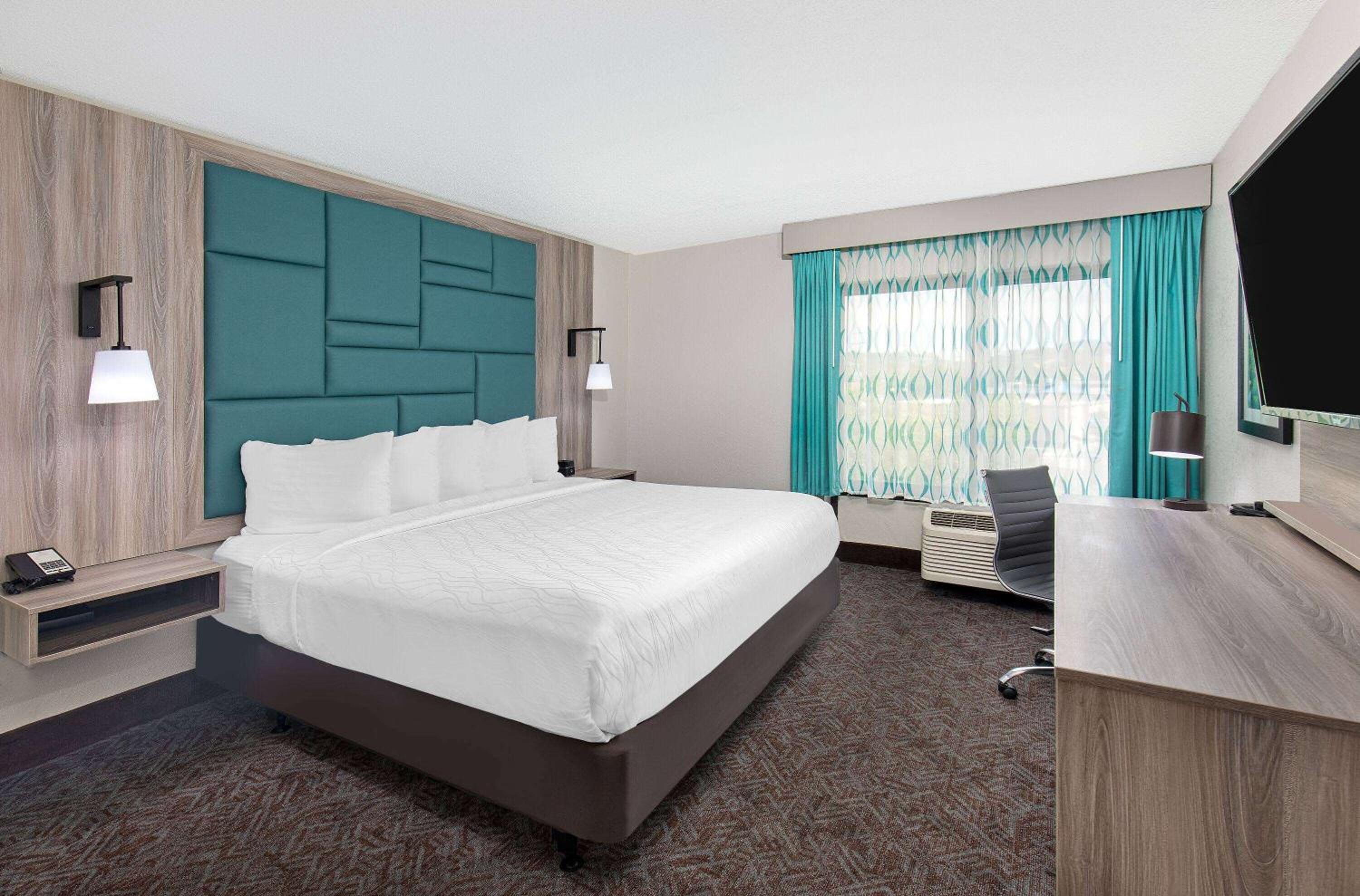 King Room - Non-Smoking - Photo 1
