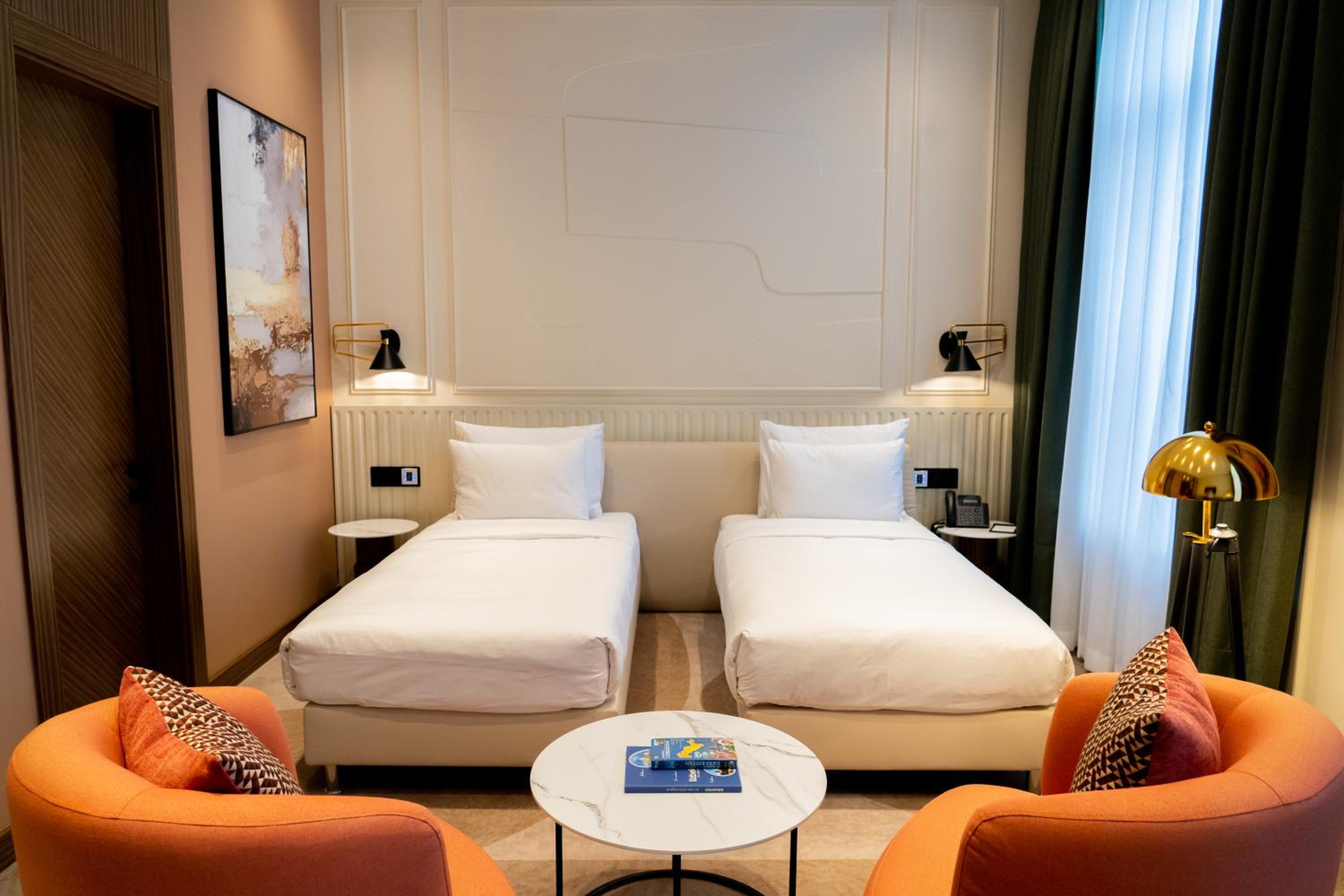 Standard Twin Room - Photo 1