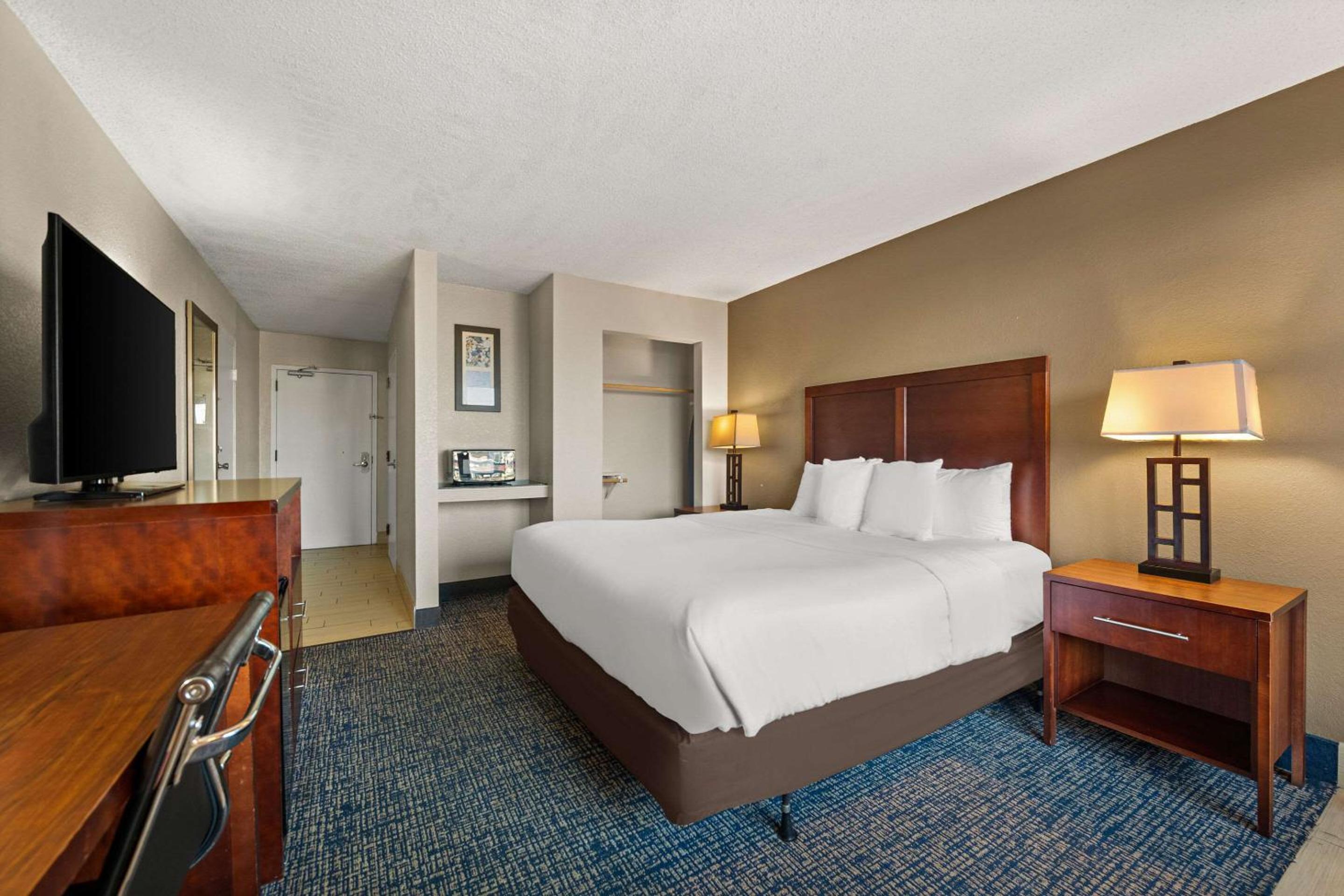 King Room - Accessible/Non-Smoking - Photo 1