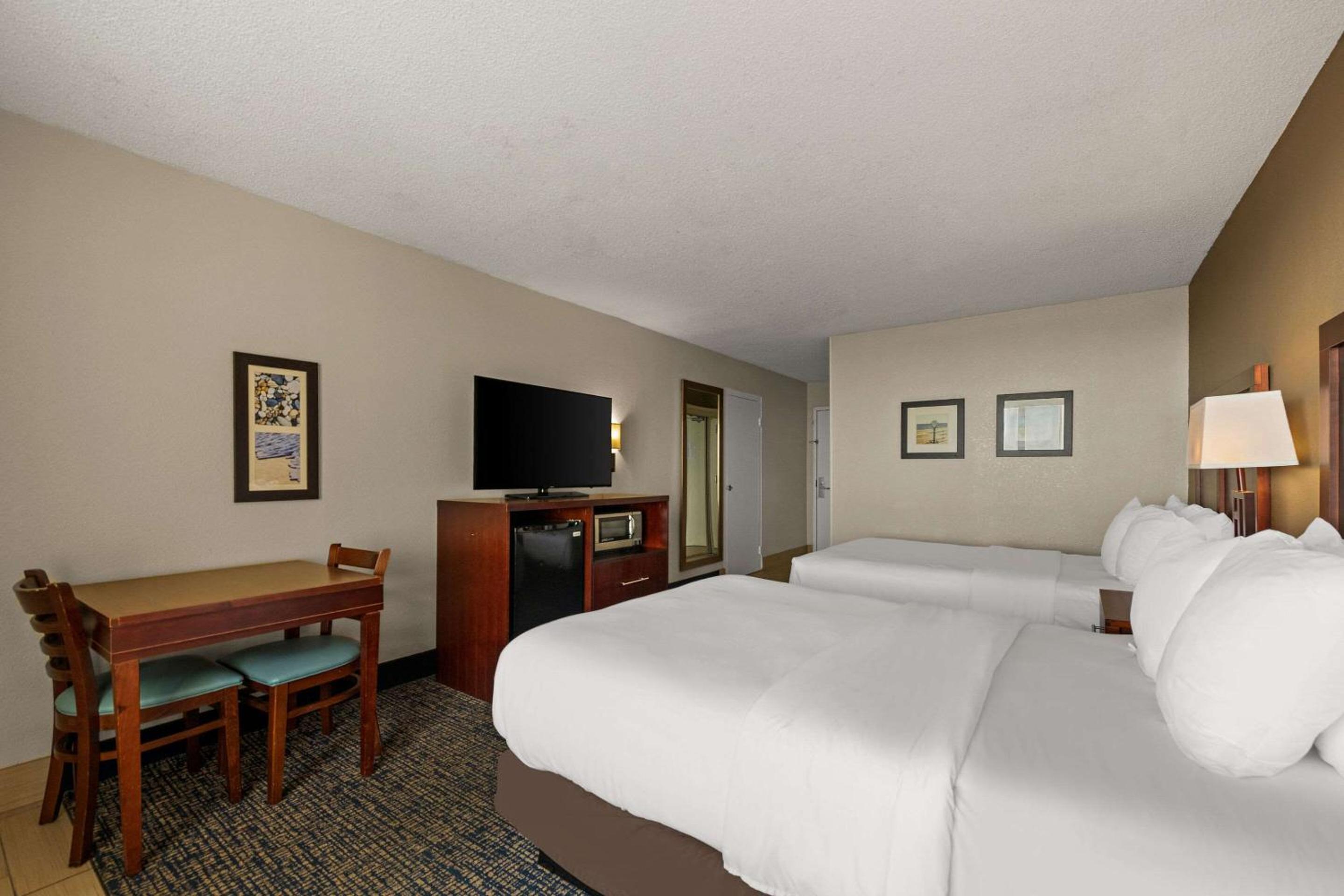 Two Double Beds Ocean View - Photo 3
