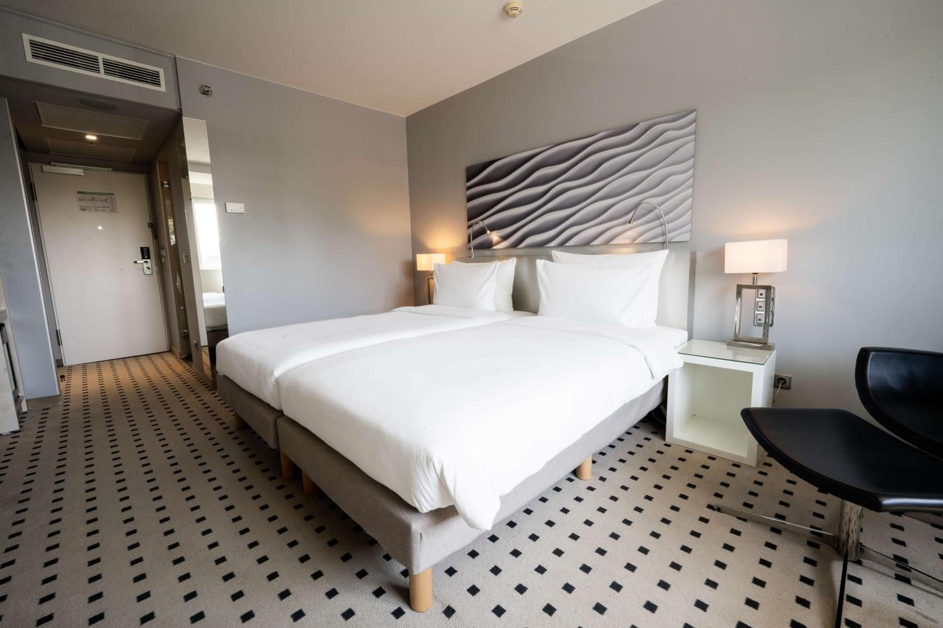 Standard Room - Photo 1