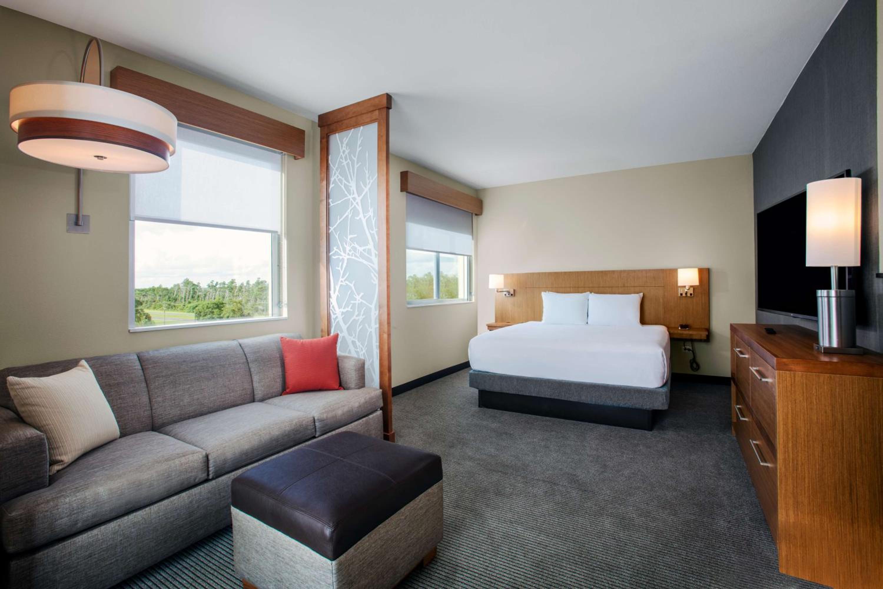 King Room with Sofa Bed and View - Photo 1