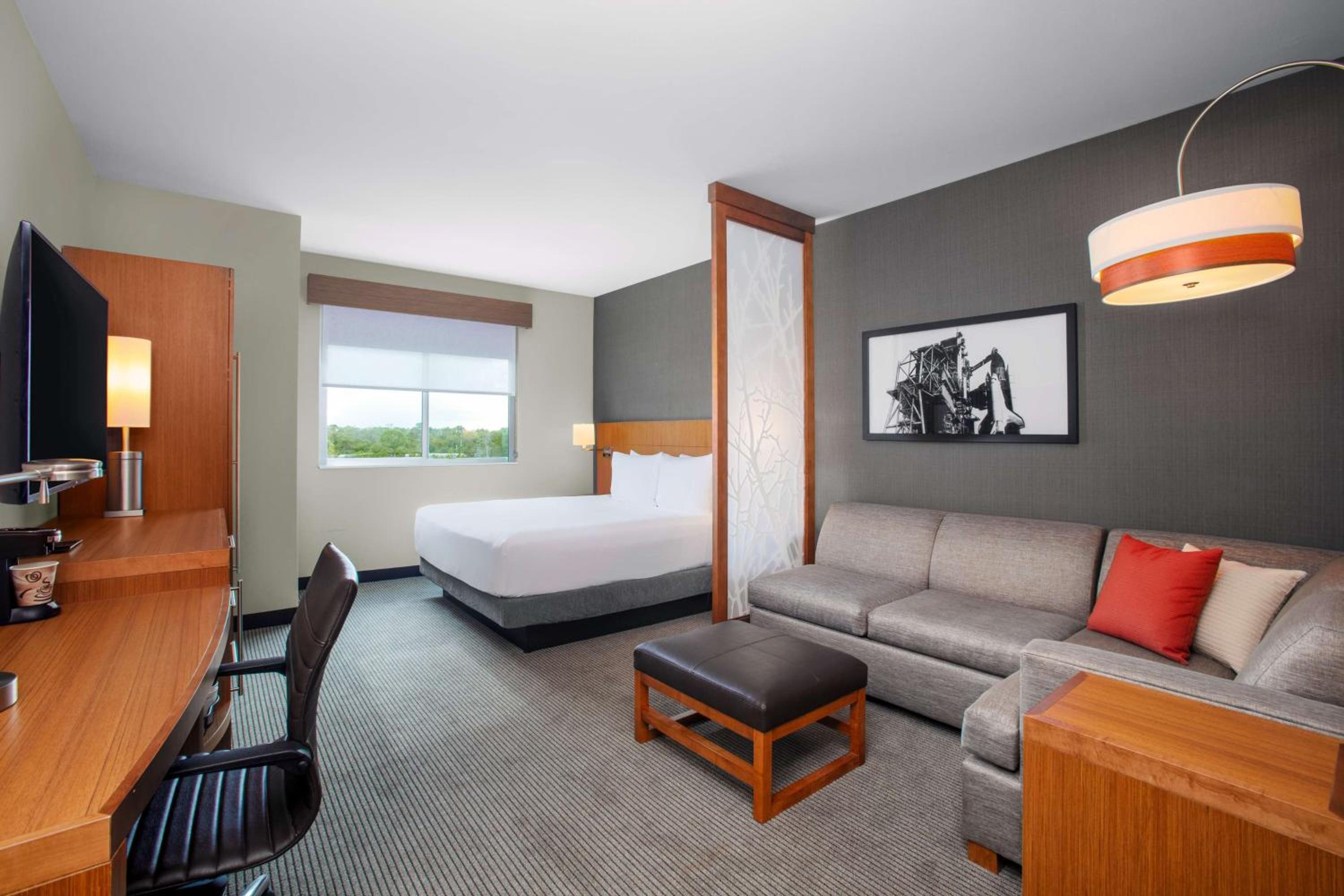 King Room with Sofa Bed and View - Photo 5